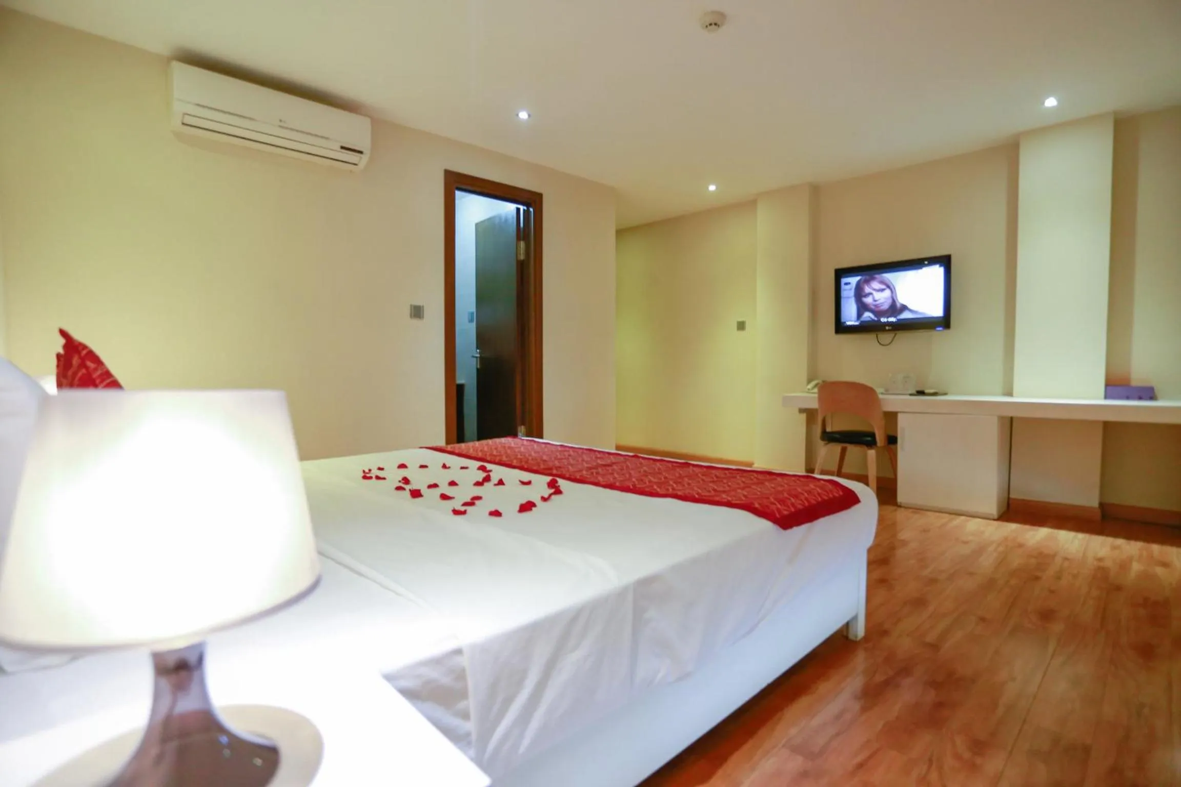 Decorative detail, Bed in Thu Do Hotel