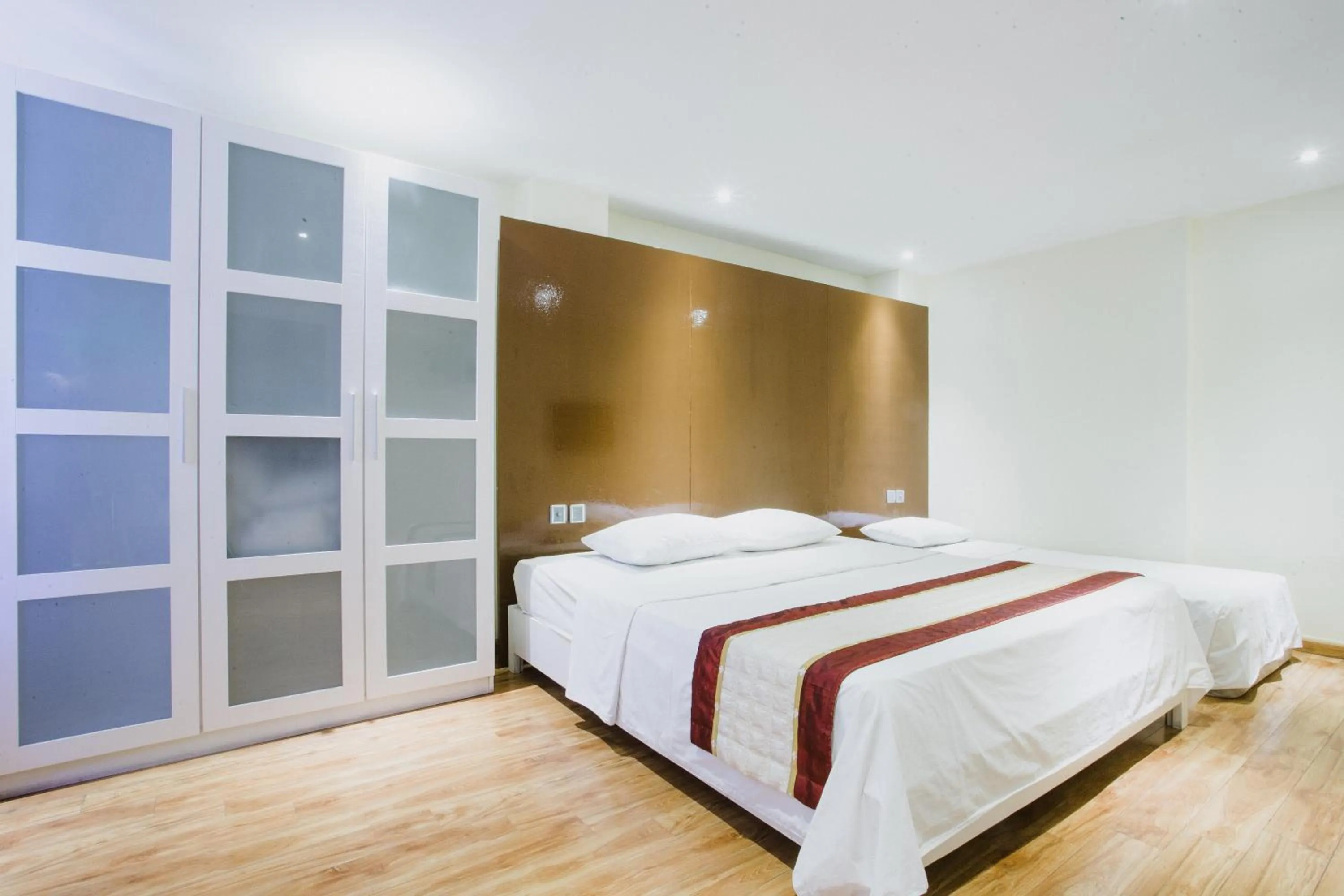 Decorative detail, Bed in Thu Do Hotel