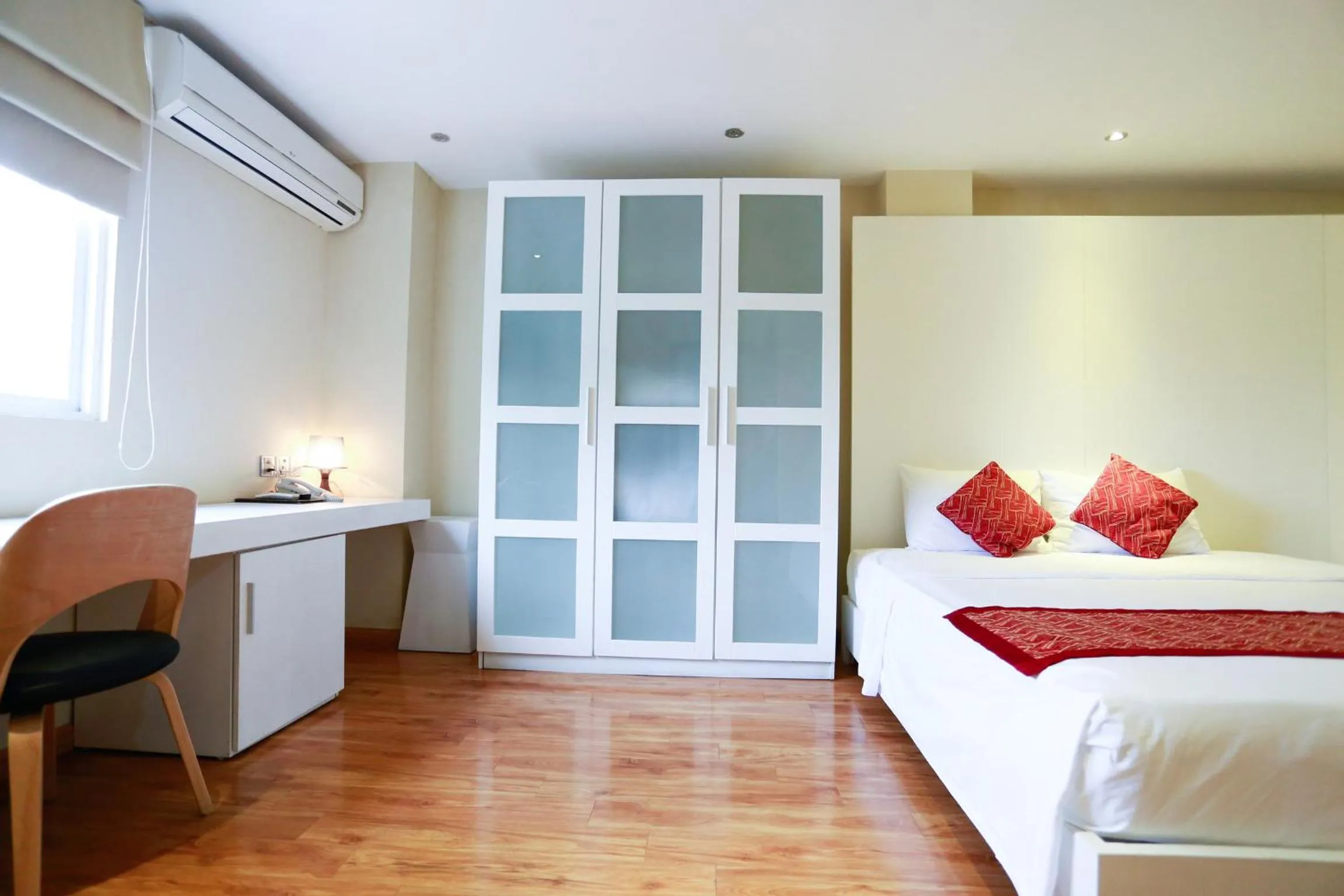 Decorative detail, Bed in Thu Do Hotel