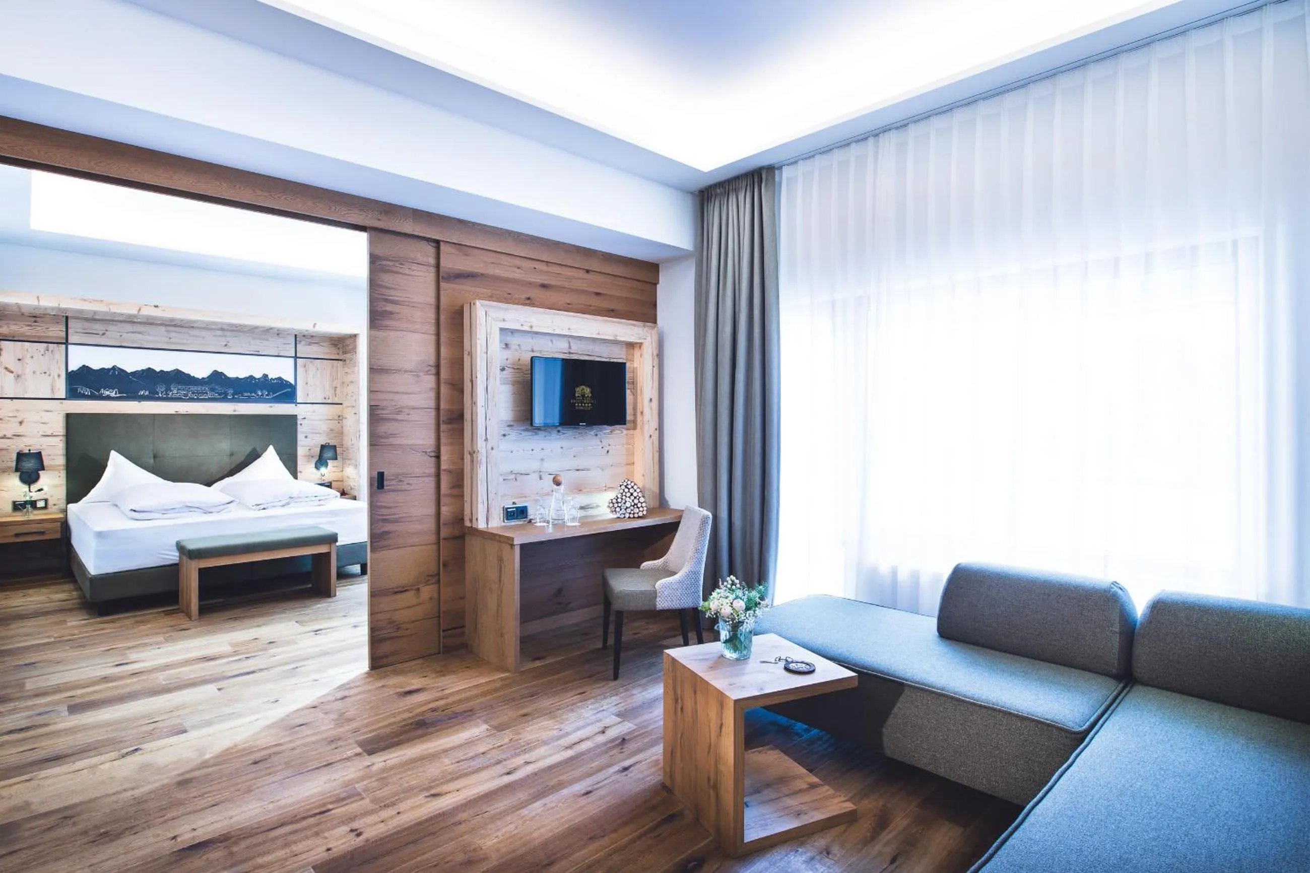 Living room, Bed in Hotel Klosterbräu