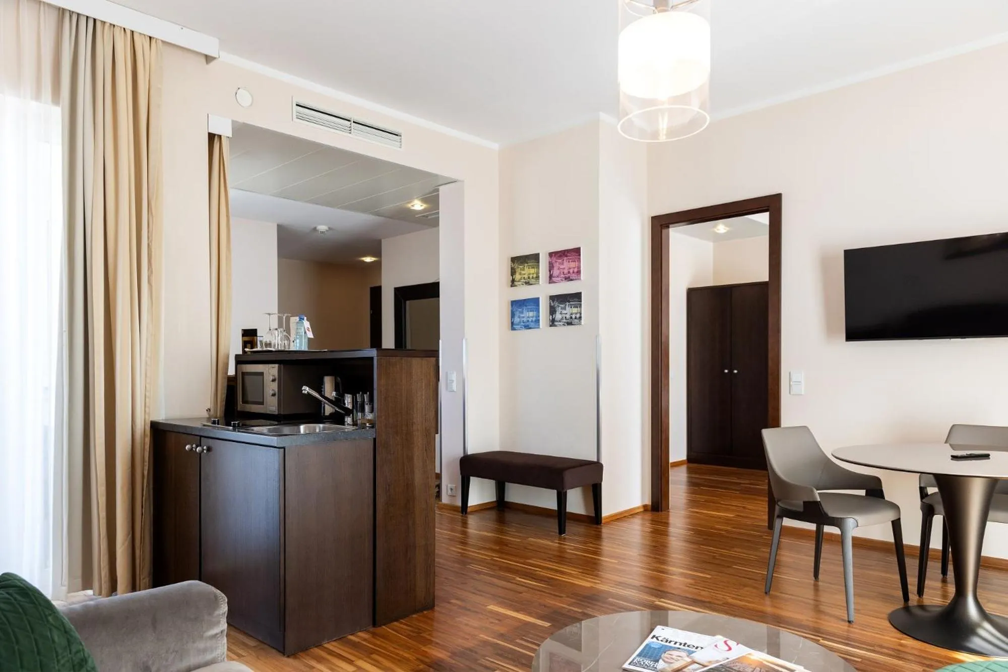 Kitchen or kitchenette in Hotel Sandwirth