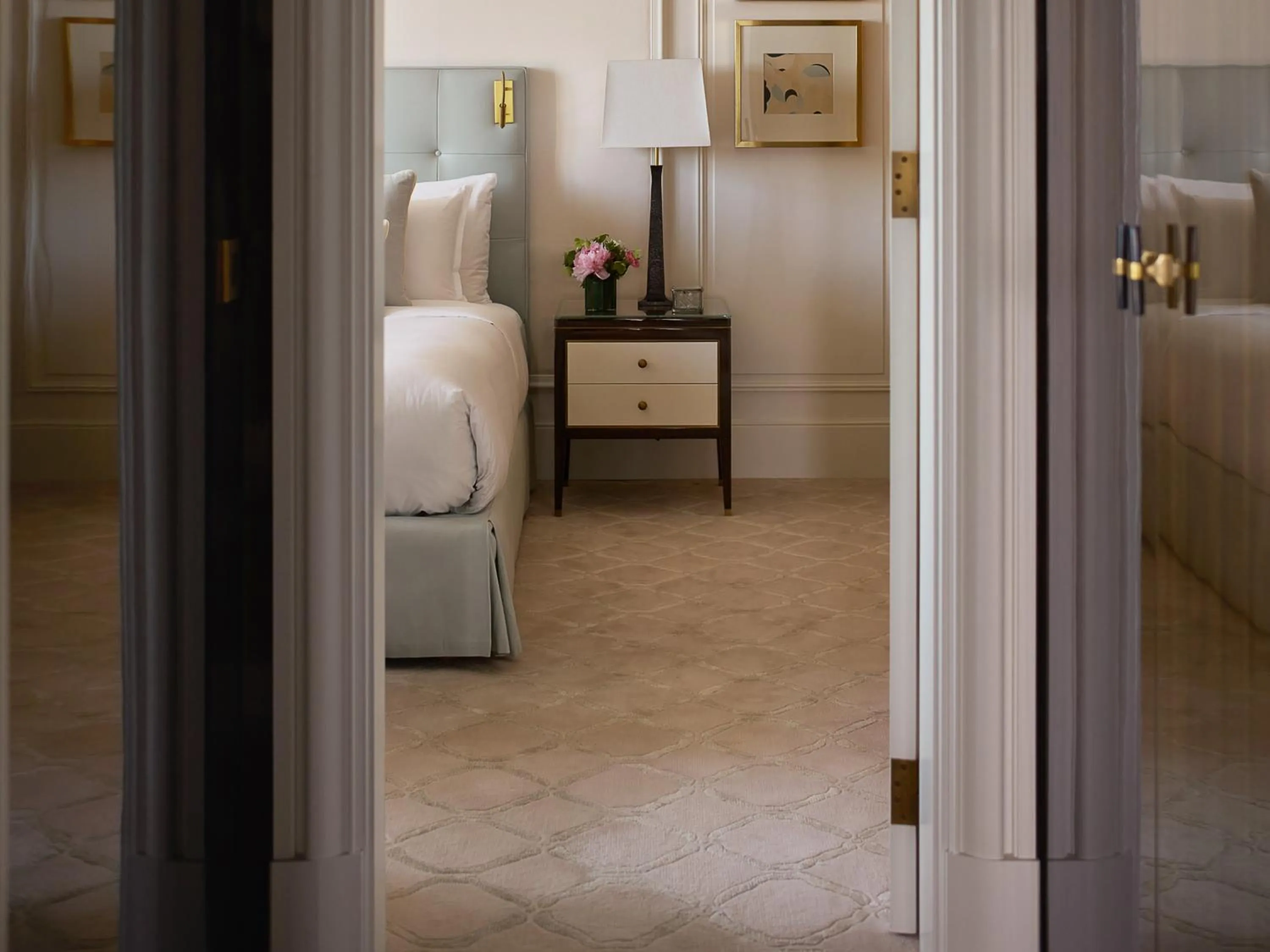 Bed in The Woodward - Auberge Collection