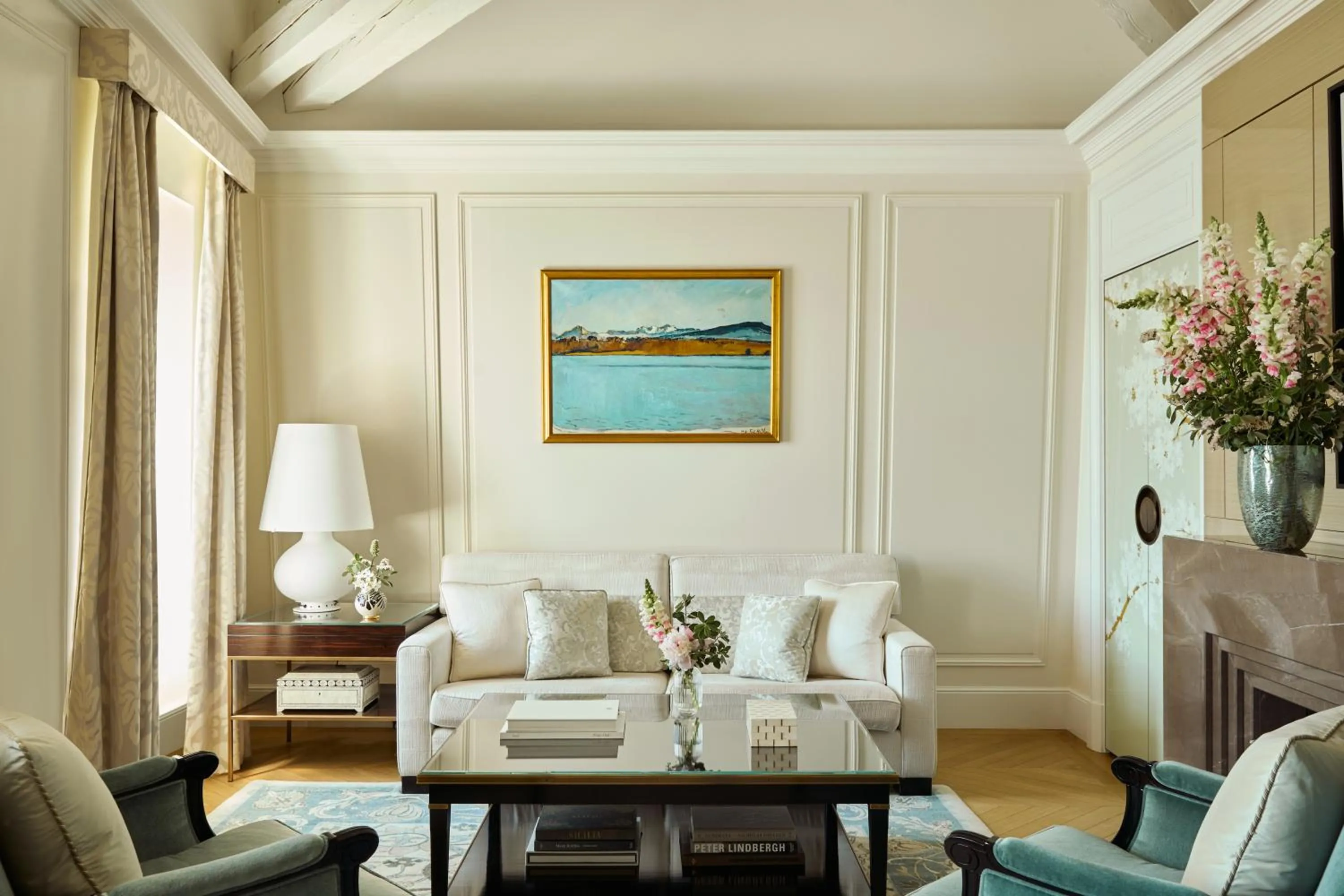 Living room in The Woodward - Auberge Collection