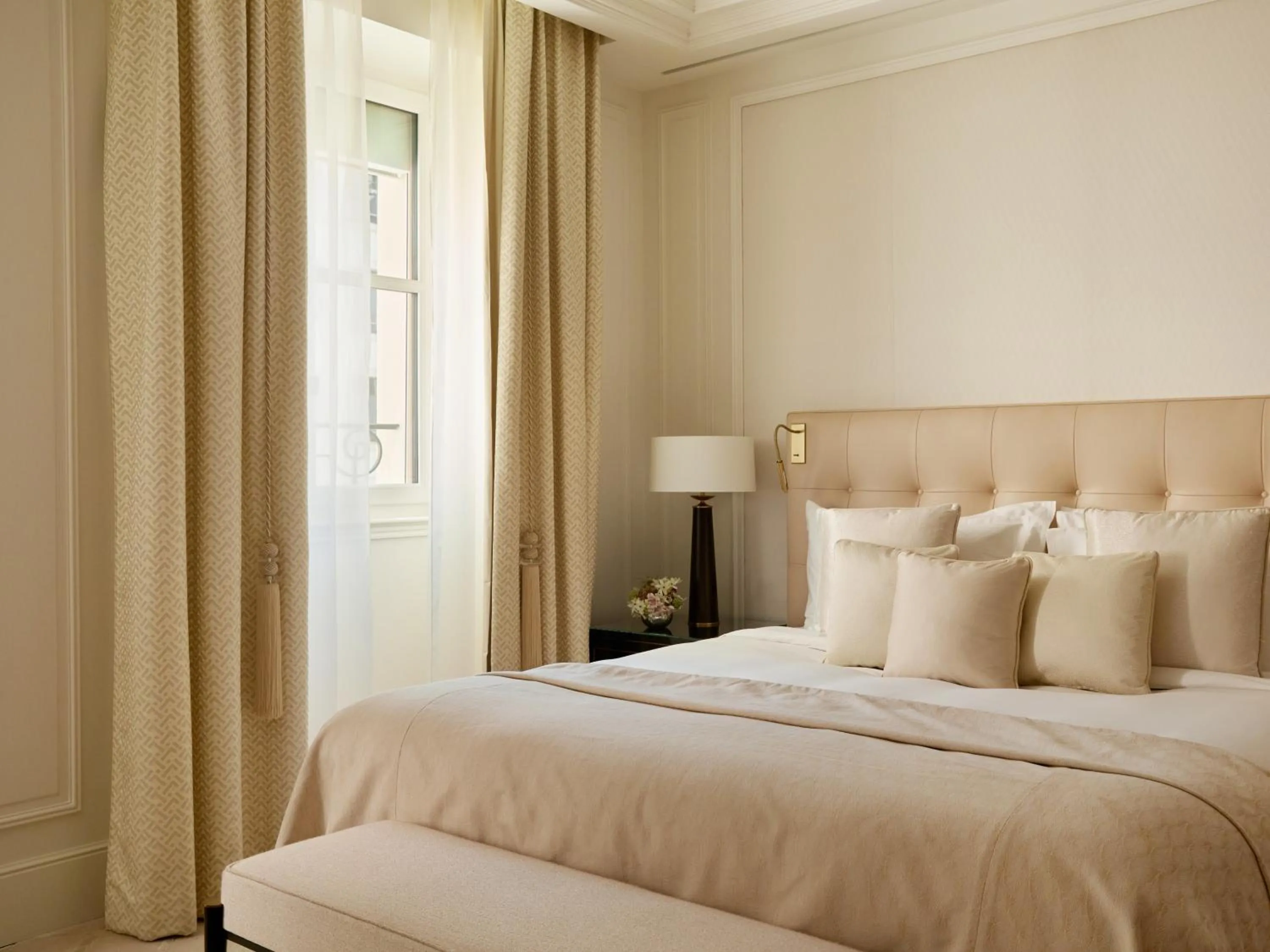 Bed in The Woodward - Auberge Collection