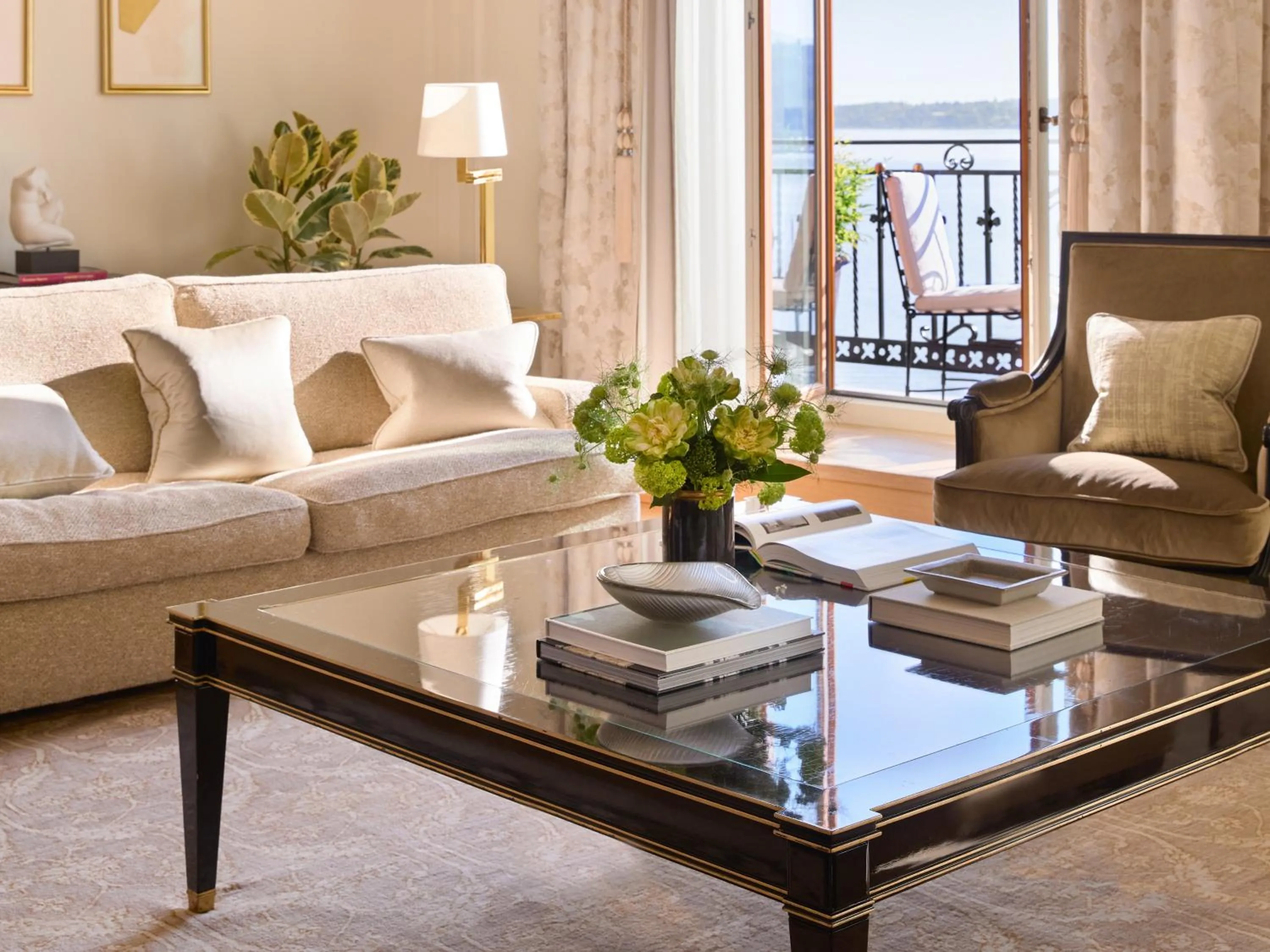 Living room in The Woodward - Auberge Collection