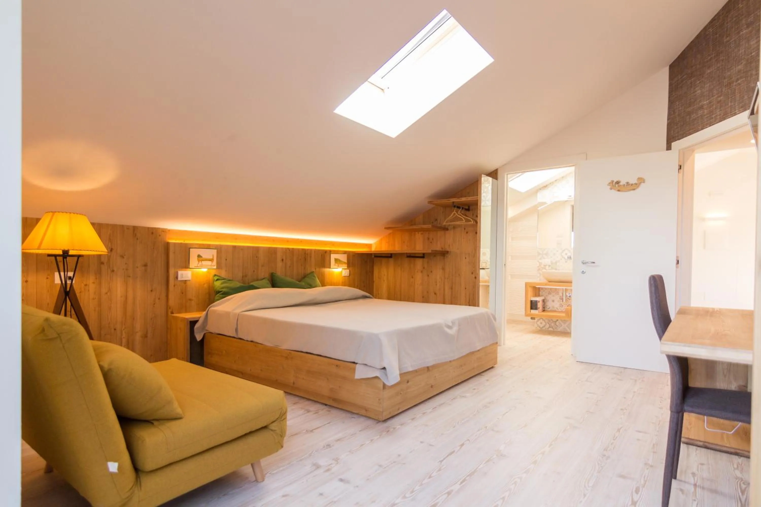 Photo of the whole room, Bed in B&B COL DE LE MOLE - DOLOMITI BELLUNESI