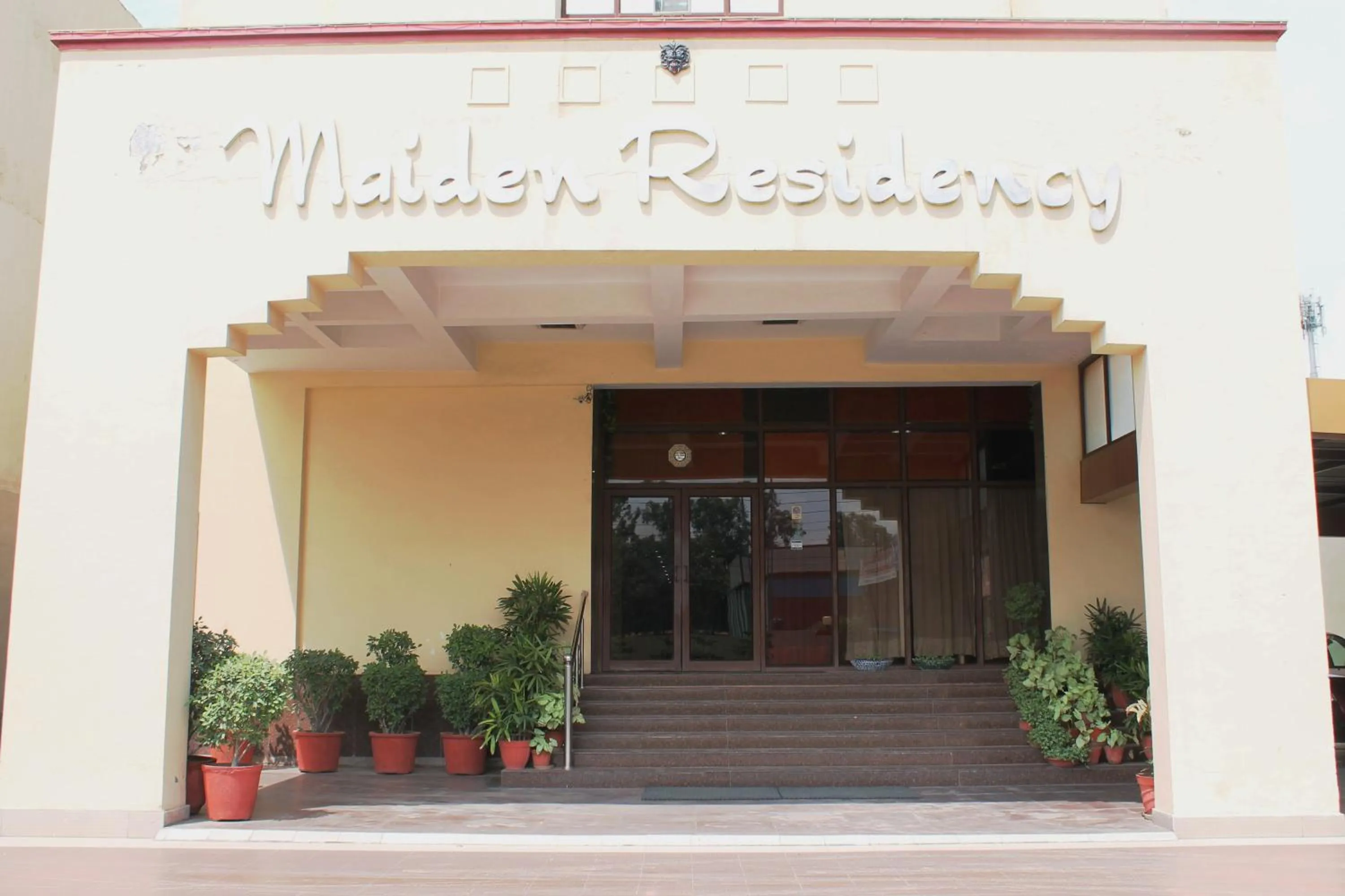 Facade/entrance in Hotel Maiden Residency