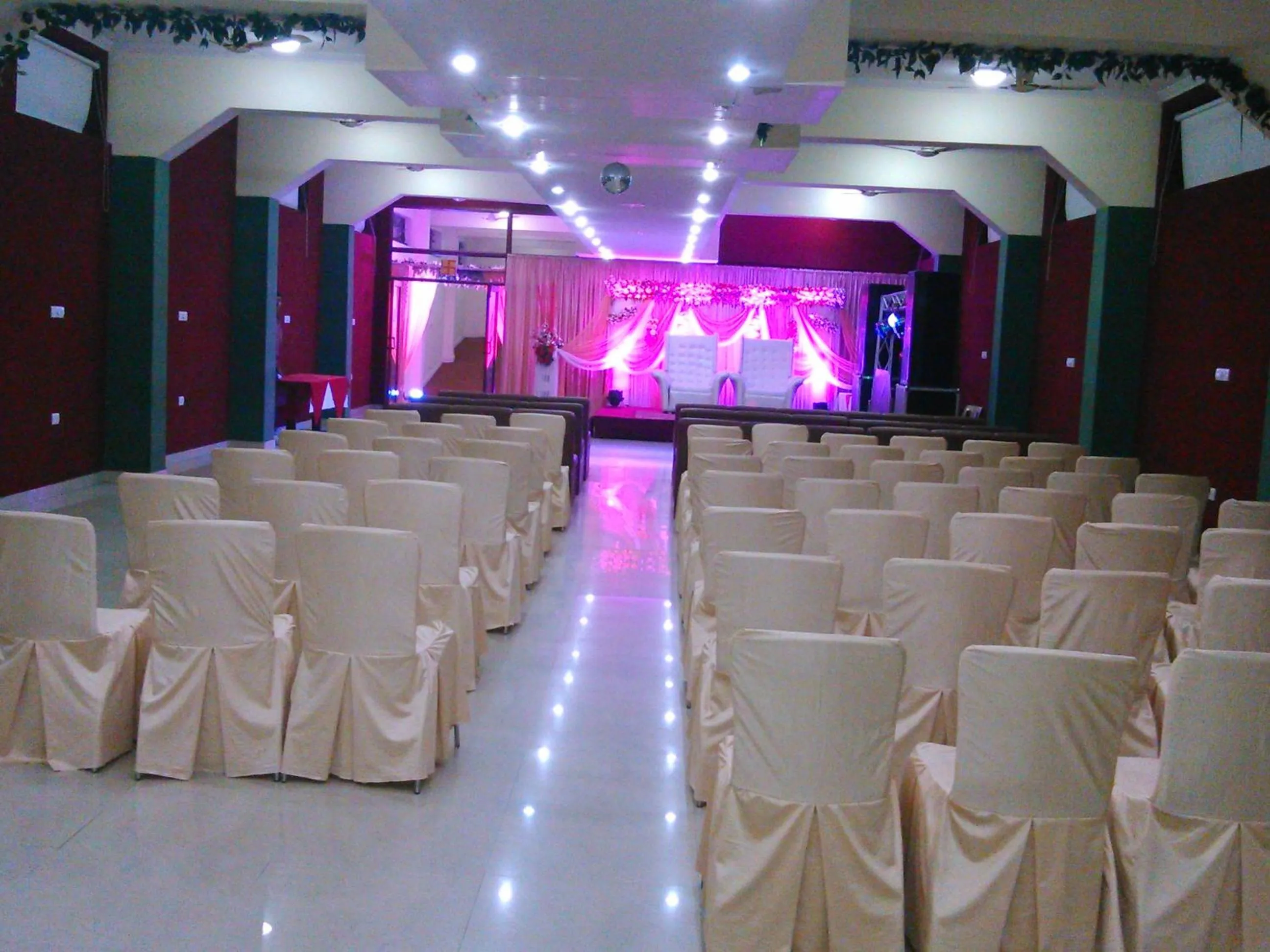 Banquet/Function facilities in Hotel Maiden Residency