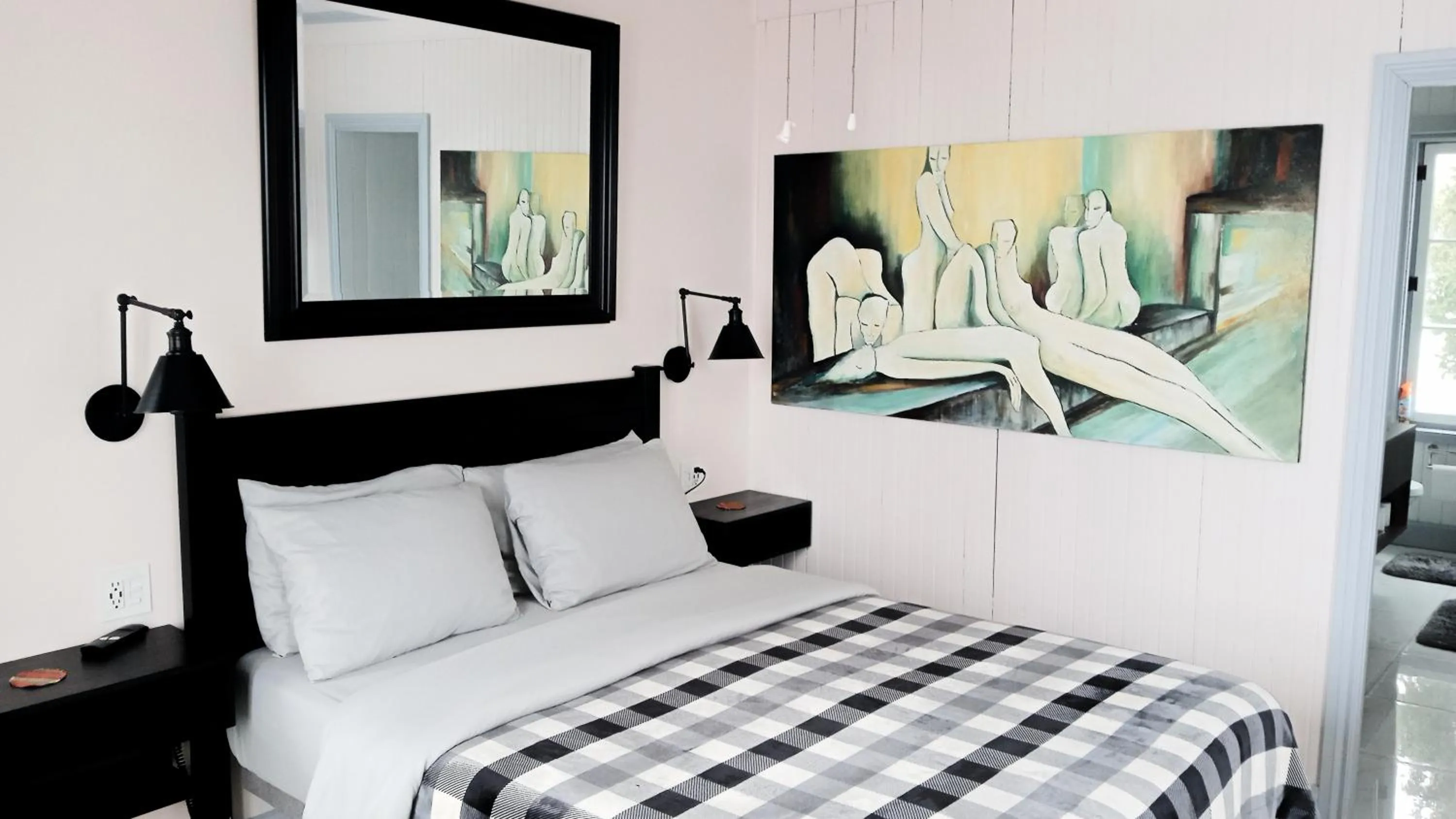 Property building, Bed in La maison de l'île d'Orléans -- maison d'hôtes B&B