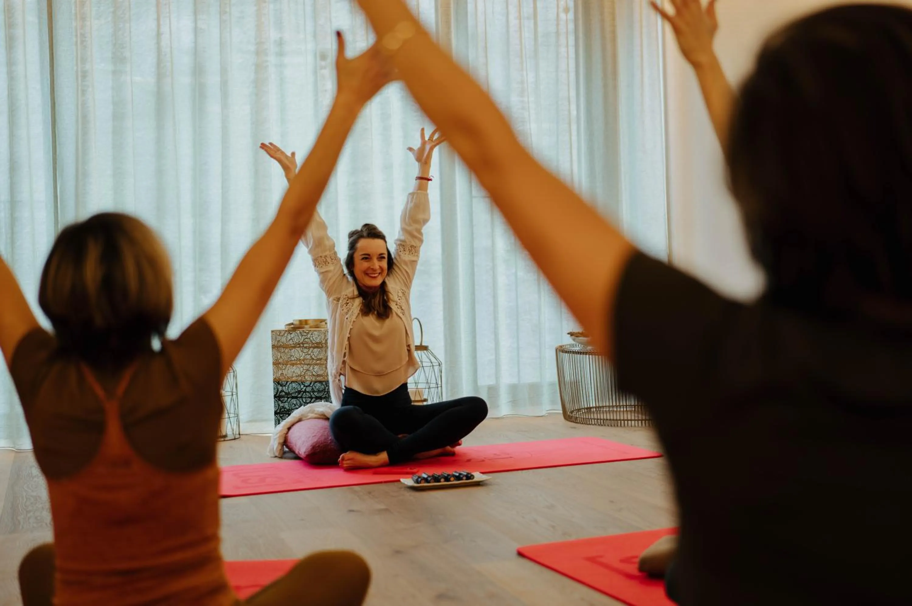 People in Post am See, Traunsee - 4 Stern Superior