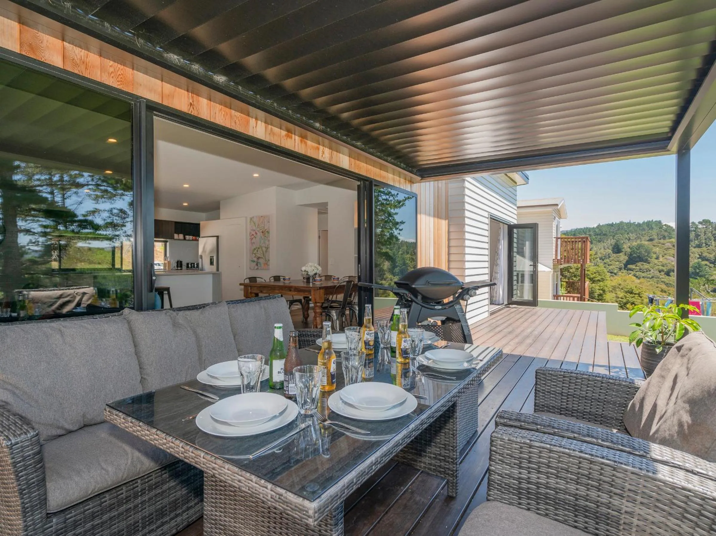 Treetop Bach - Whangamata Holiday Home