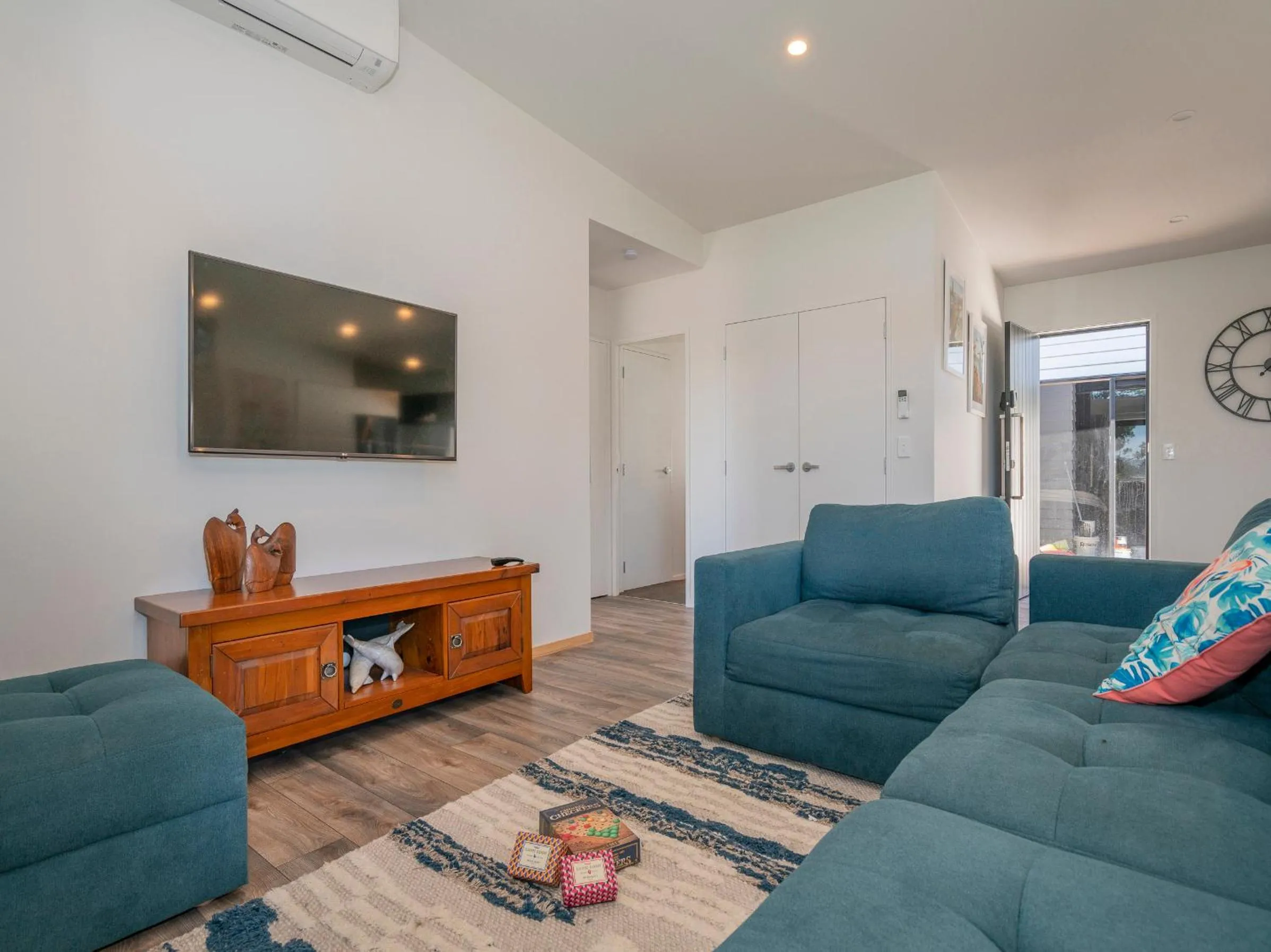 Treetop Bach - Whangamata Holiday Home