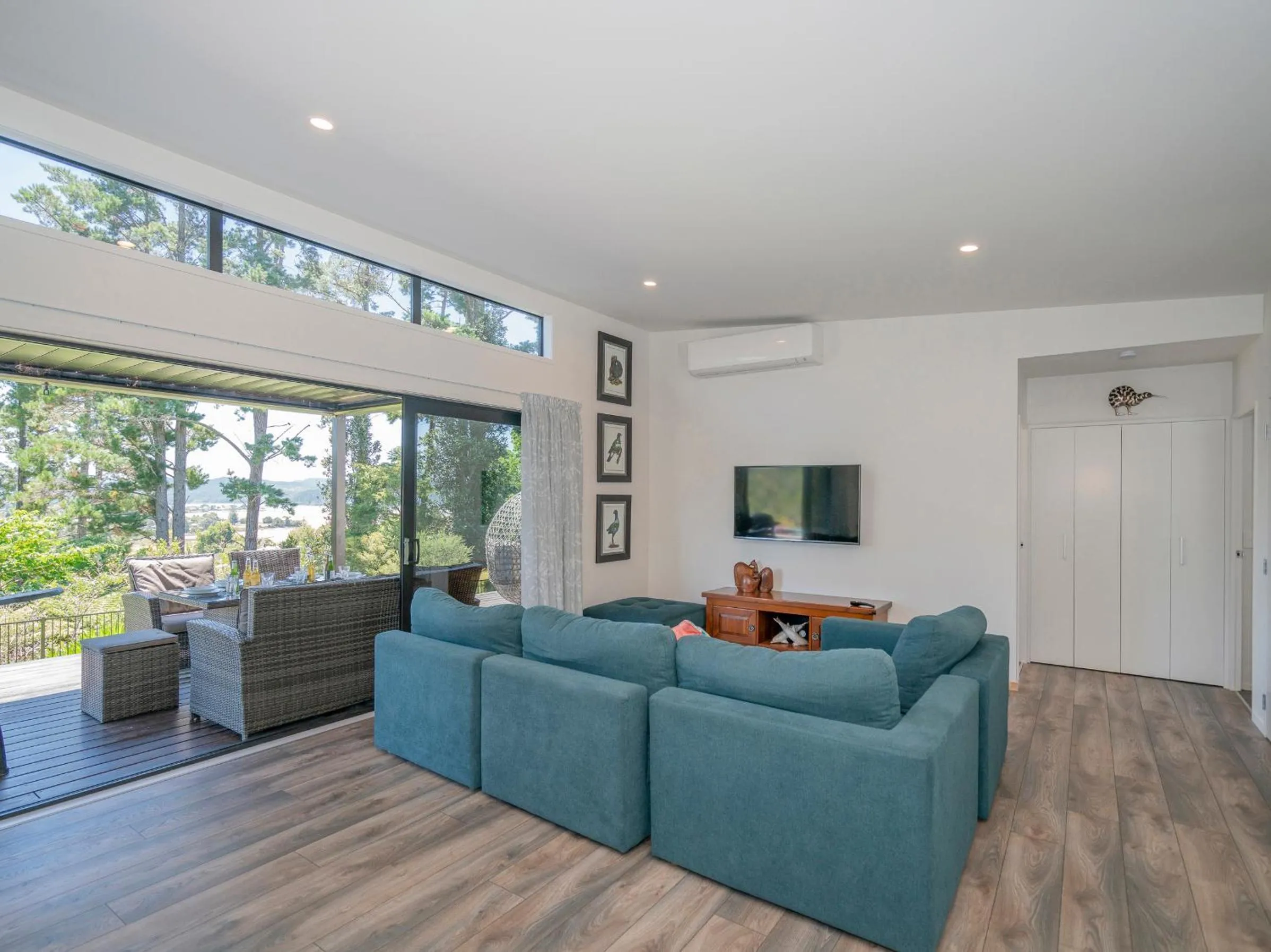Treetop Bach - Whangamata Holiday Home