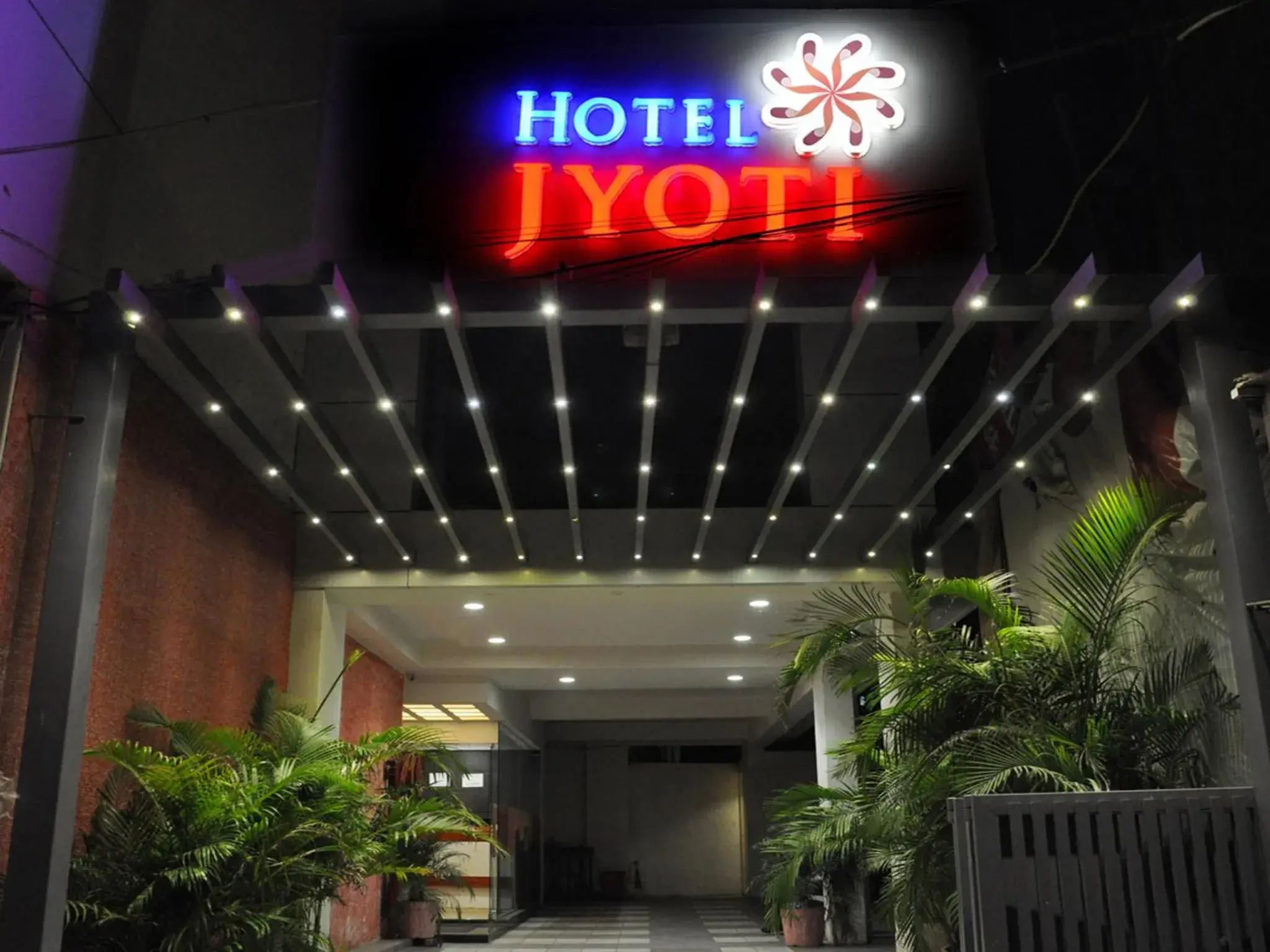 Facade/entrance in Hotel Jyoti Facade/entrance in Hotel Jyoti