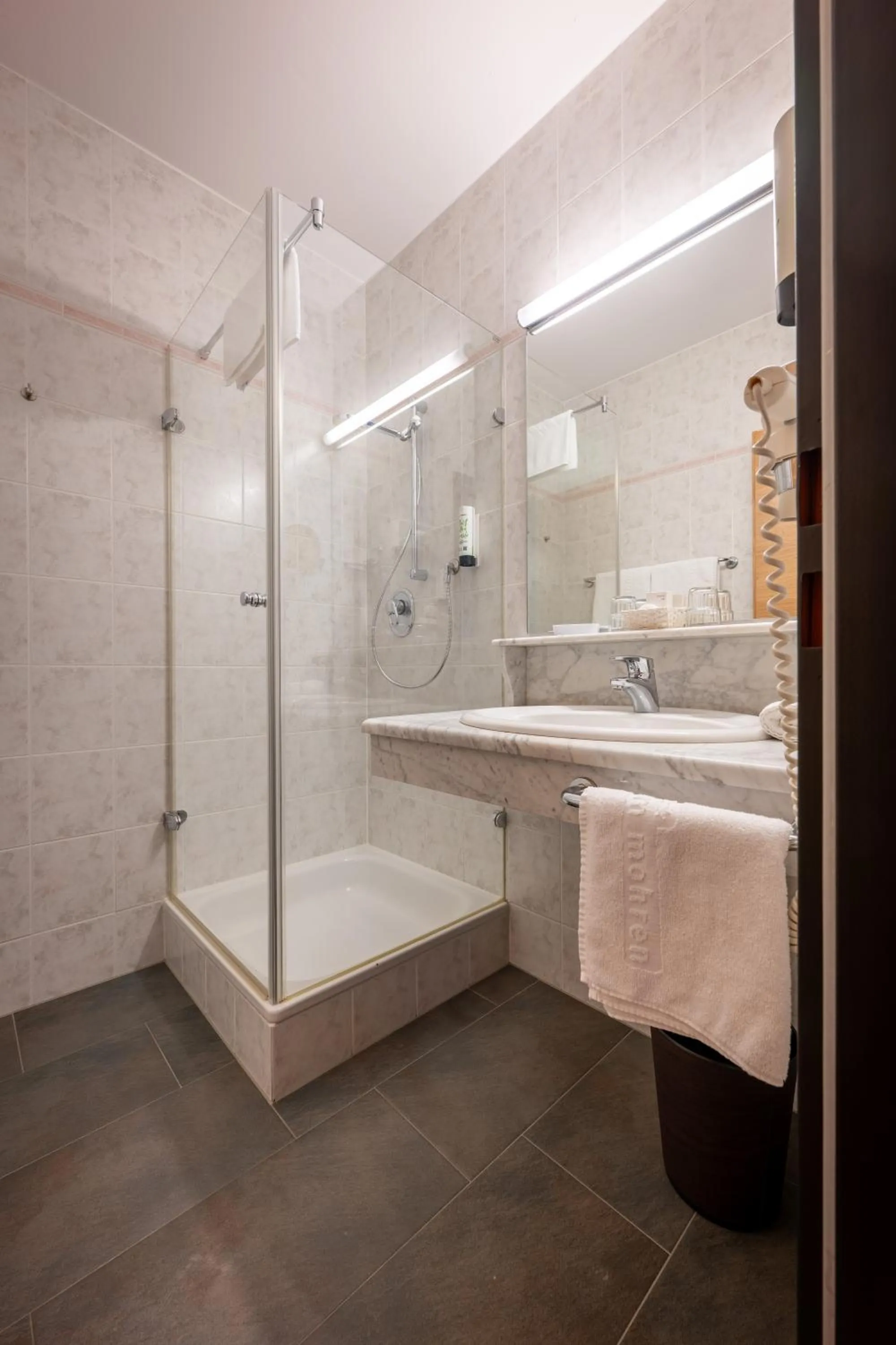 Shower in Hotel Zum Mohren