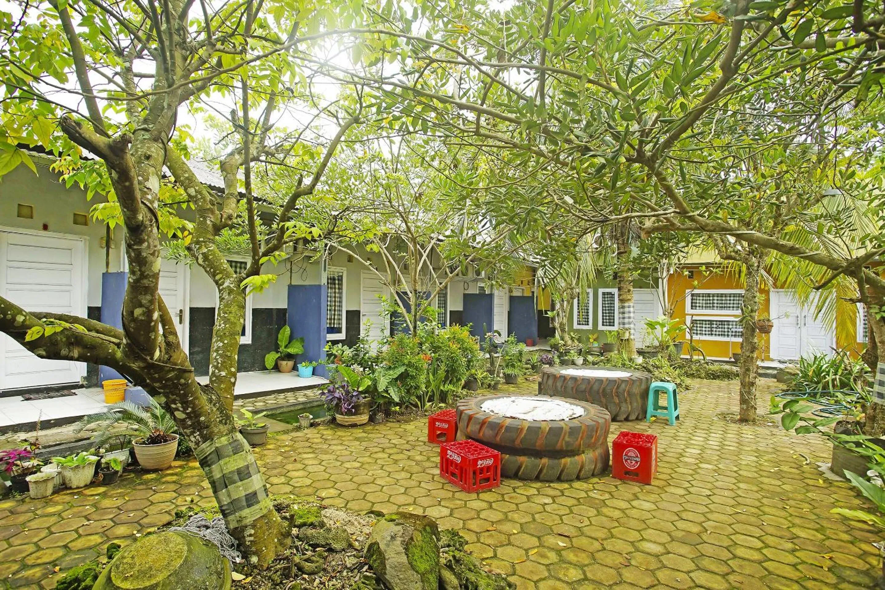 Facade/entrance in Hotel O Fidel Caestro Homestay