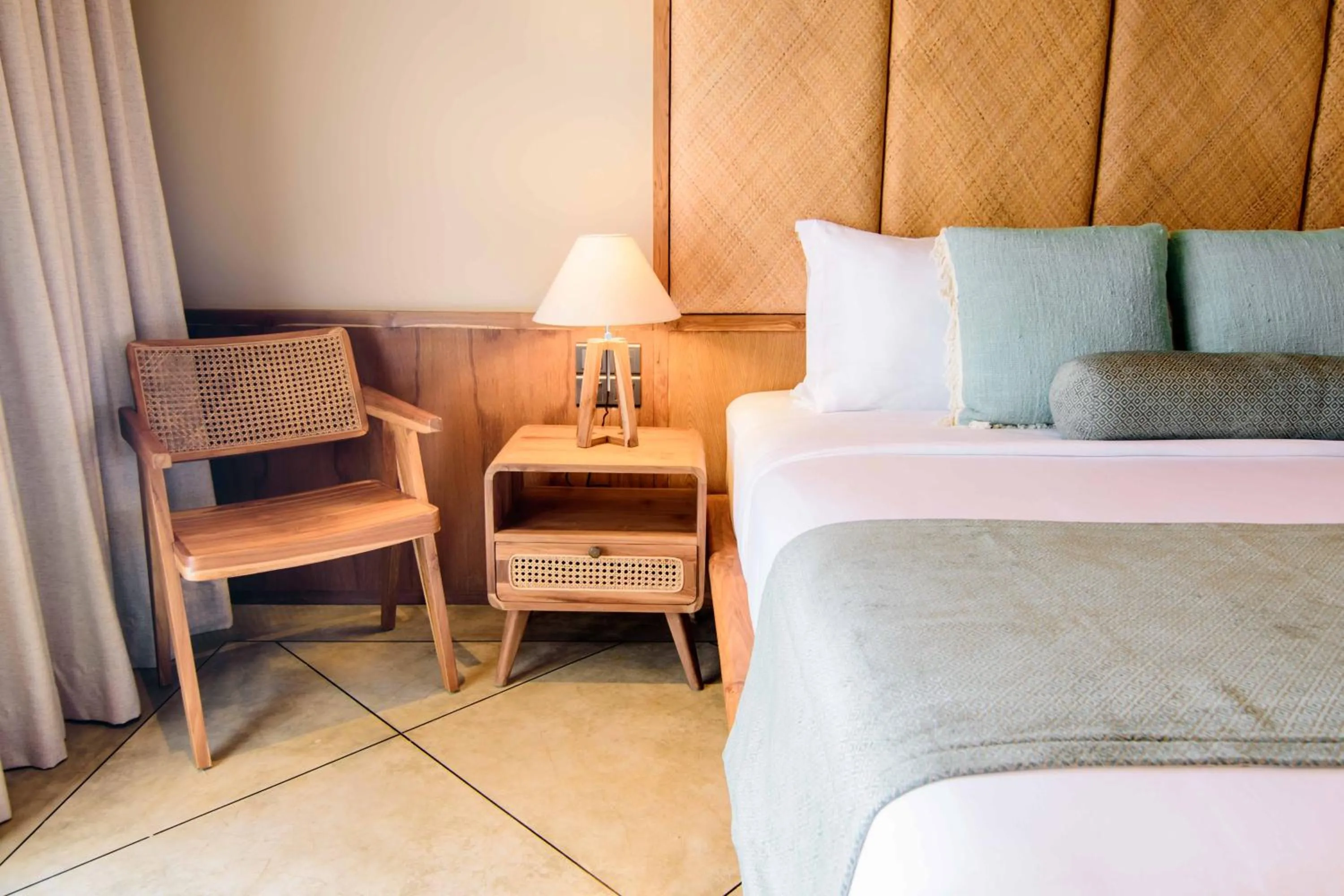 Bedroom, Bed in The Merchant