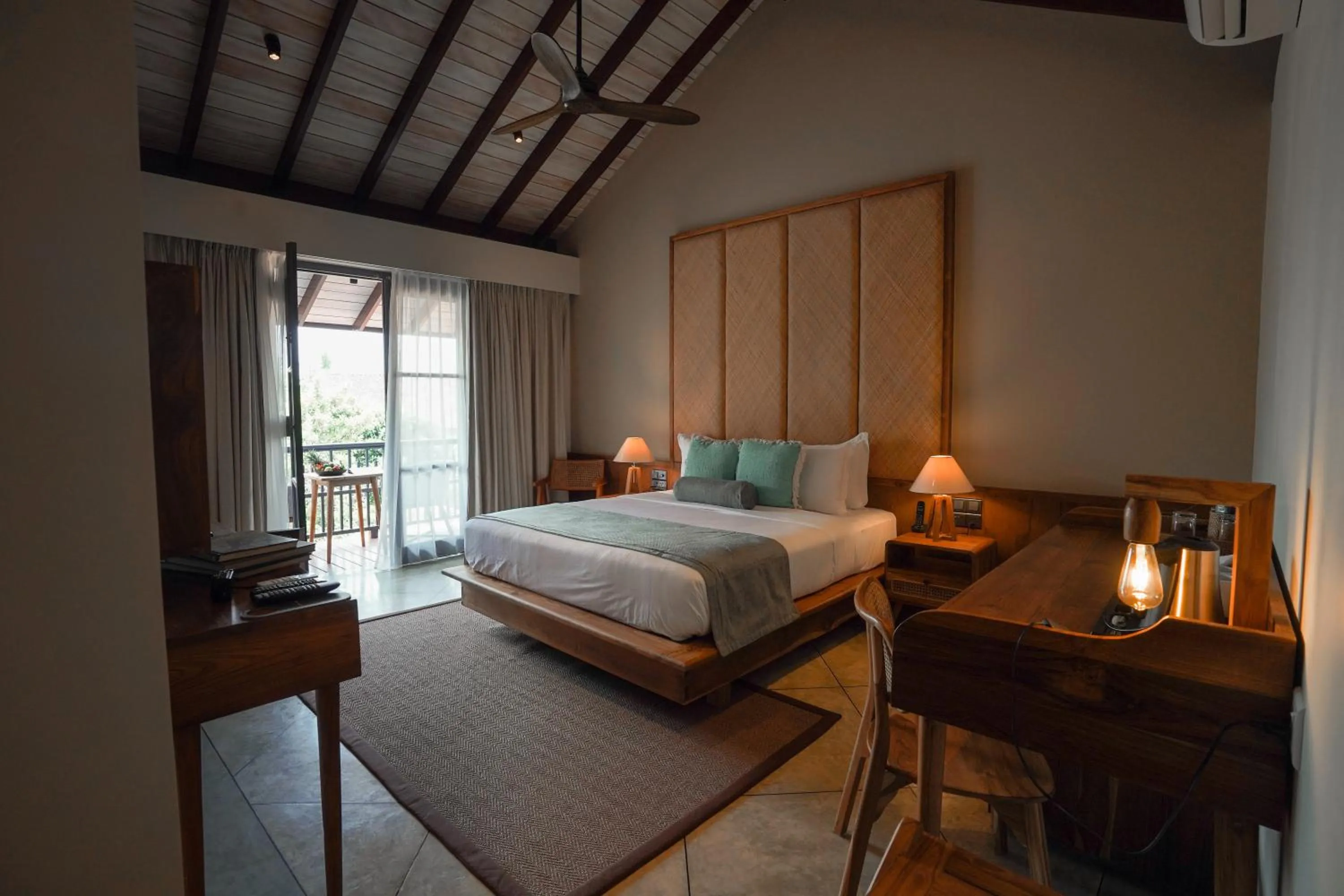 Bedroom, Bed in The Merchant