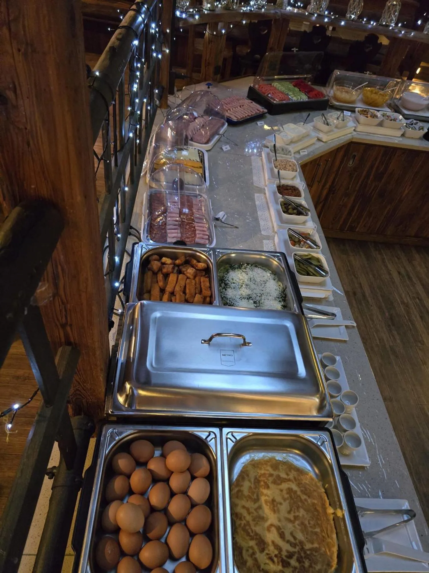 Breakfast in Hotel Enziana Wien