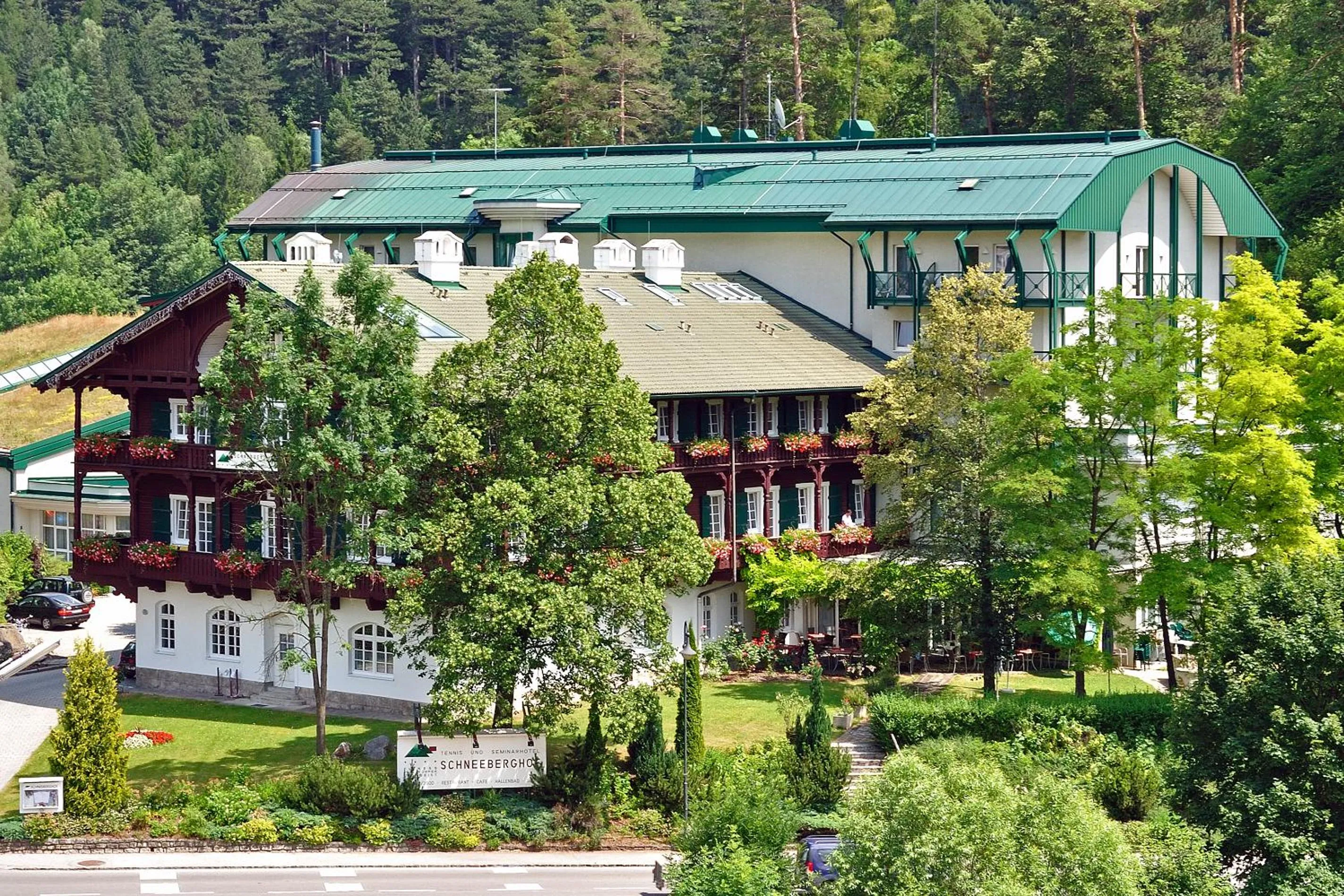 Facade/entrance in Hotel Schneeberghof