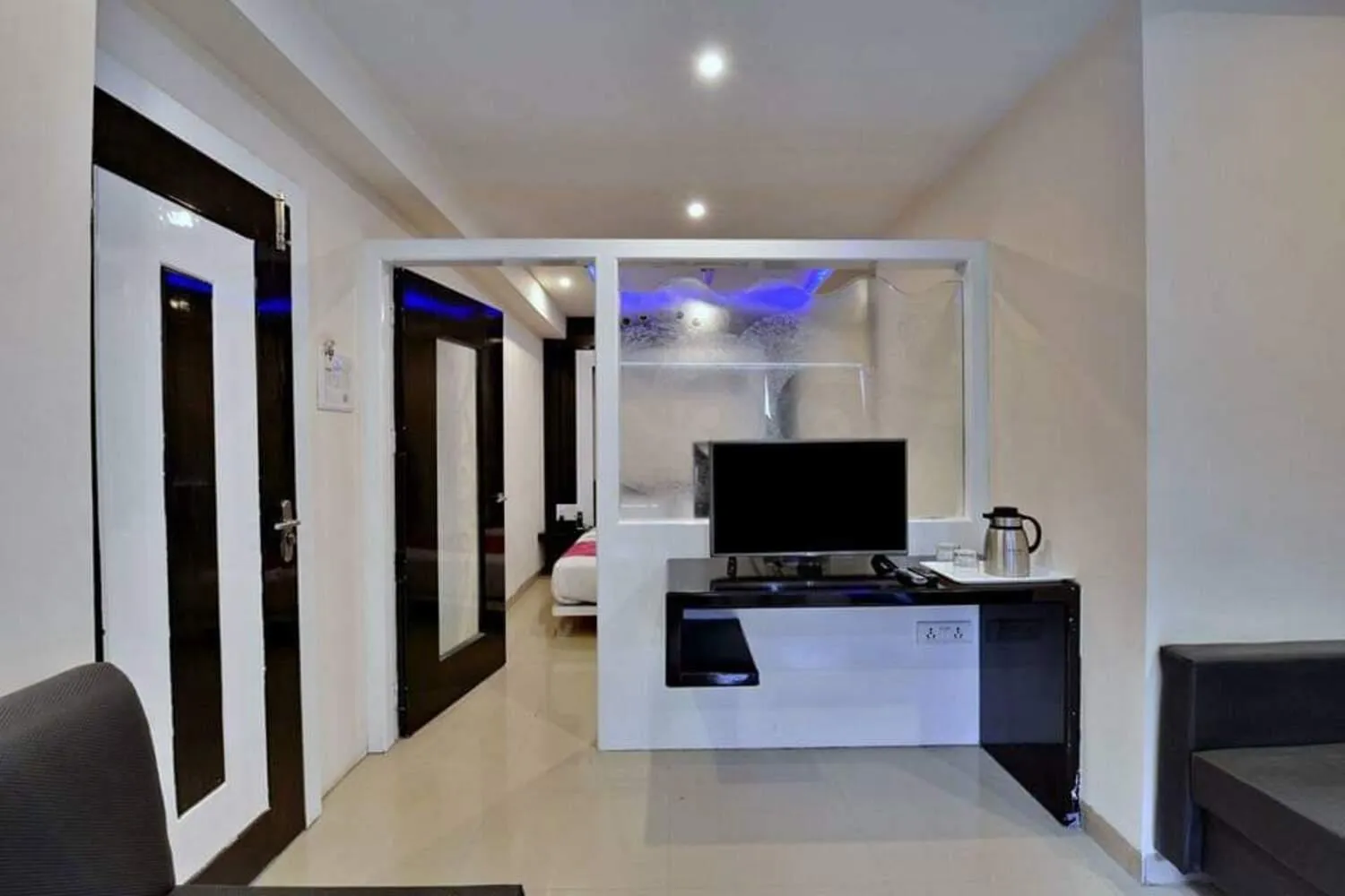 Bed in Hotel Satyug Inn