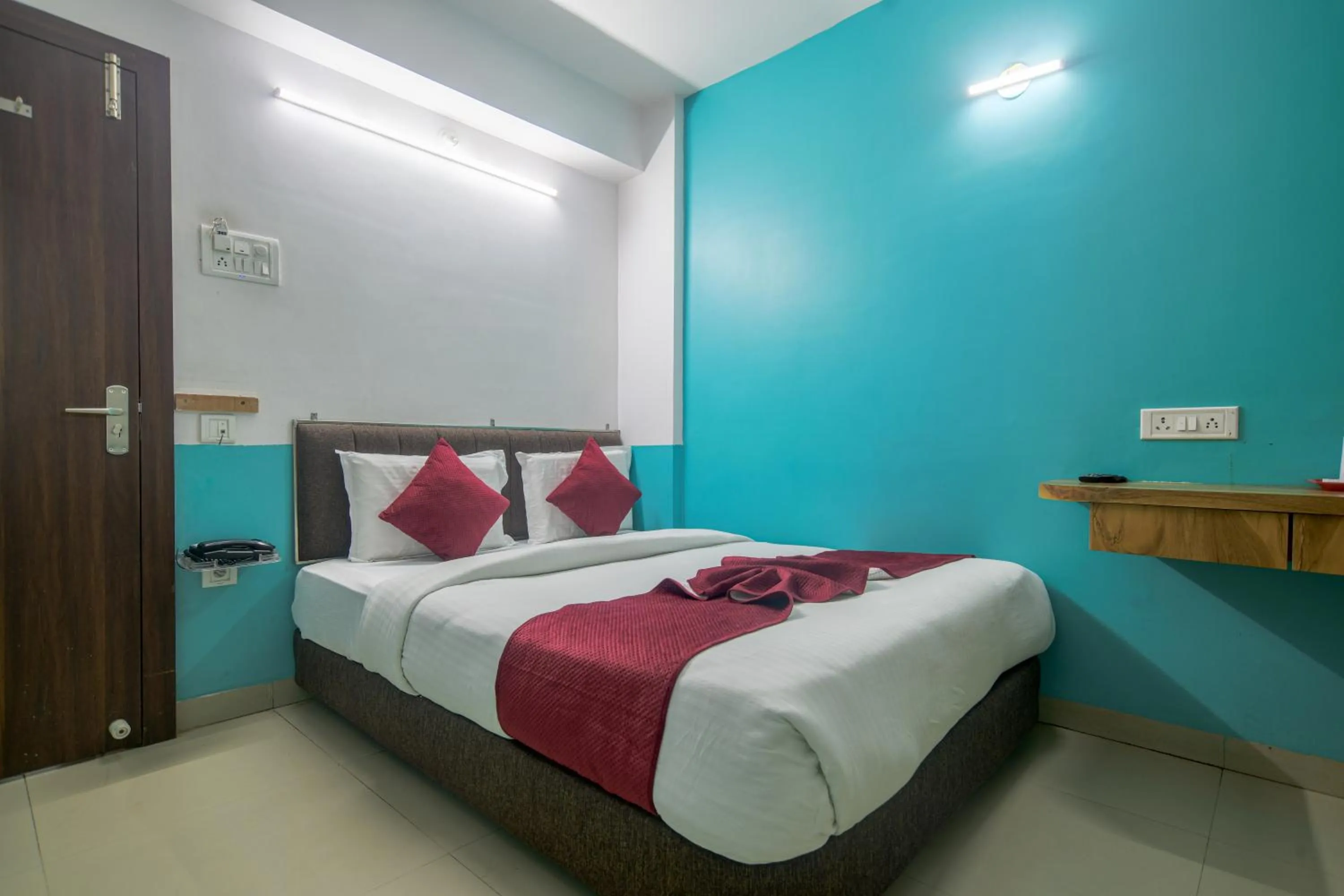 Bed in Hotel Satyug Inn