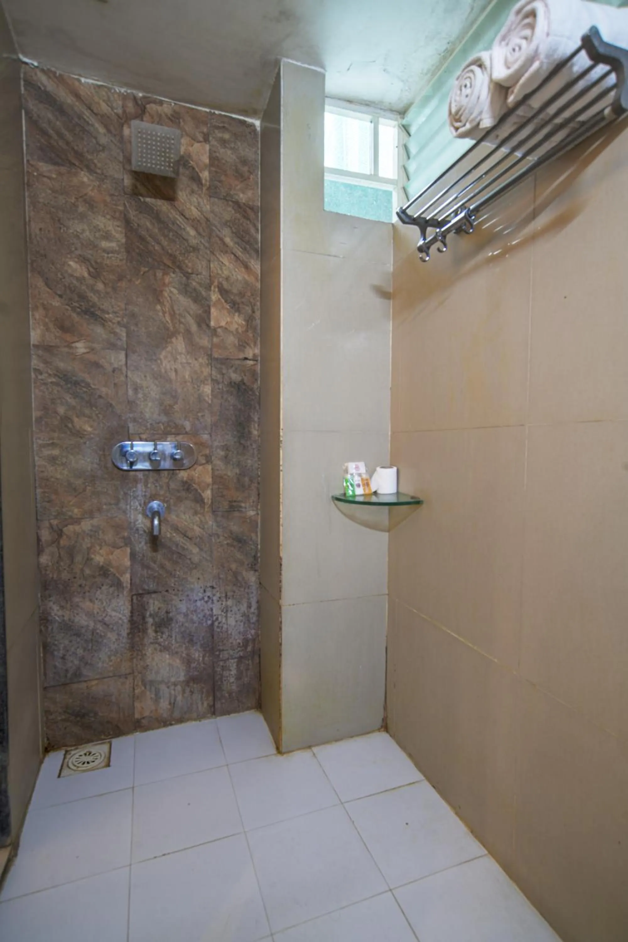 Bathroom in Hotel Satyug Inn