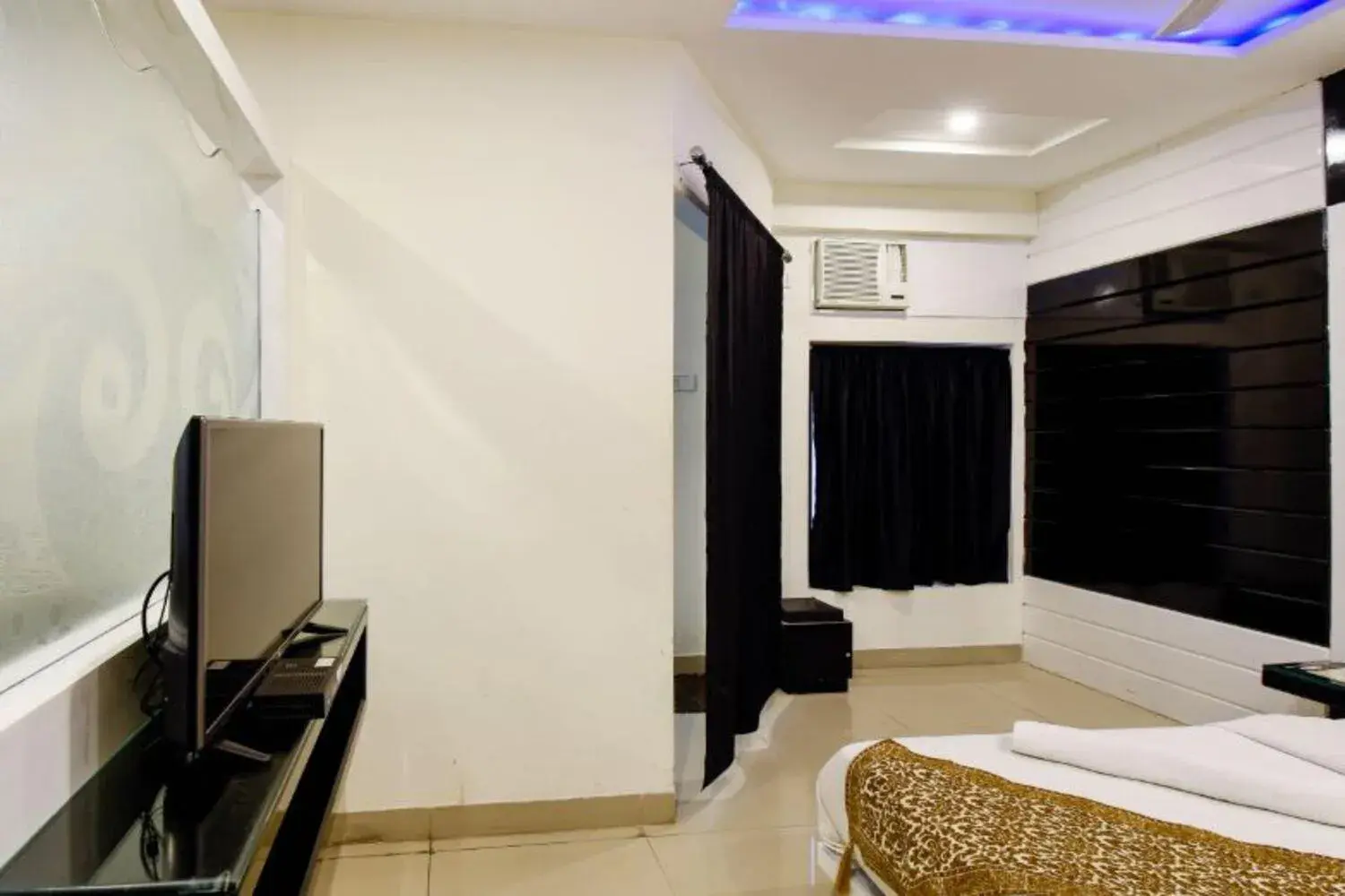 Bedroom, Bed in Hotel Satyug Inn Bedroom, Bed in Hotel Satyug Inn