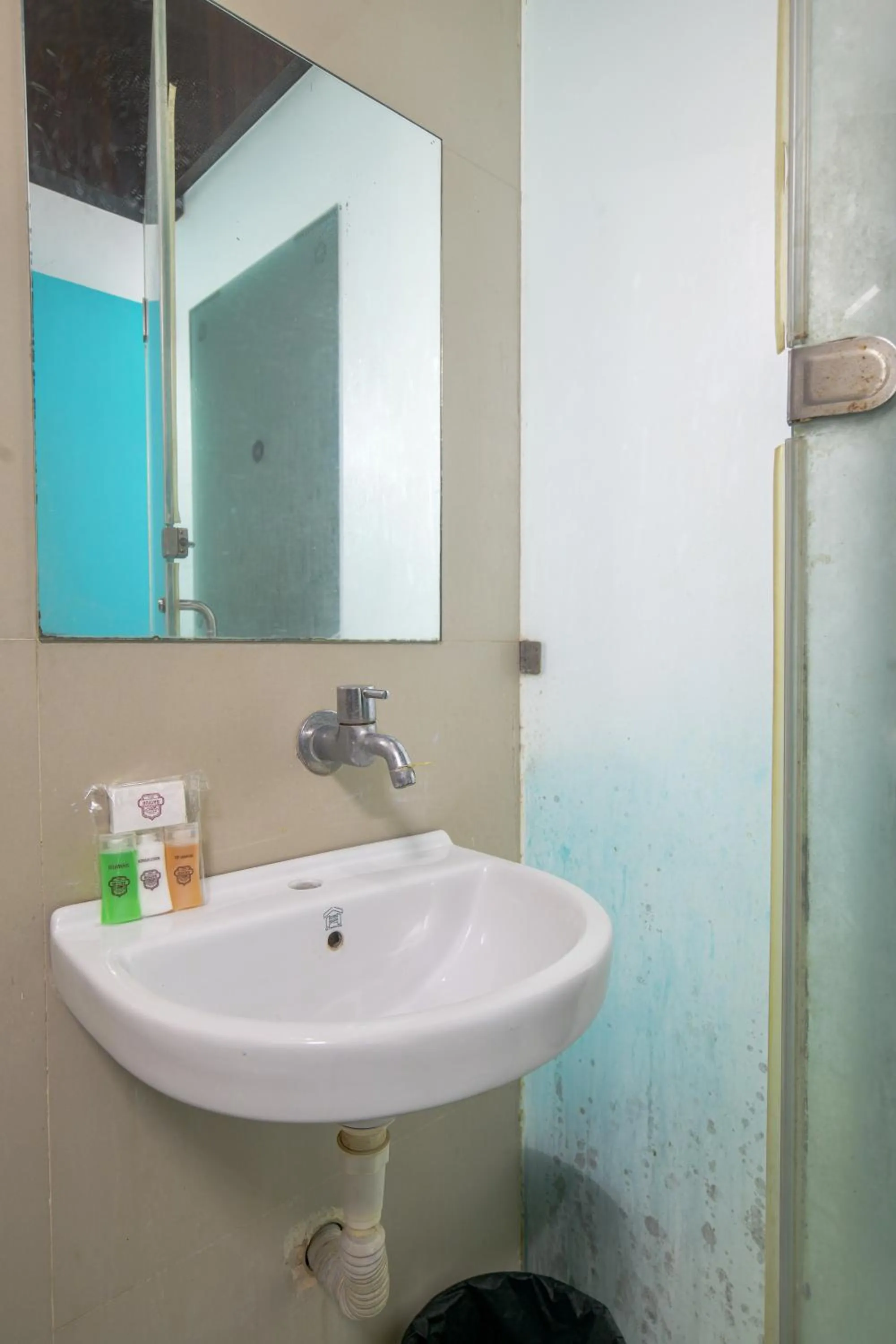 Bathroom in Hotel Satyug Inn