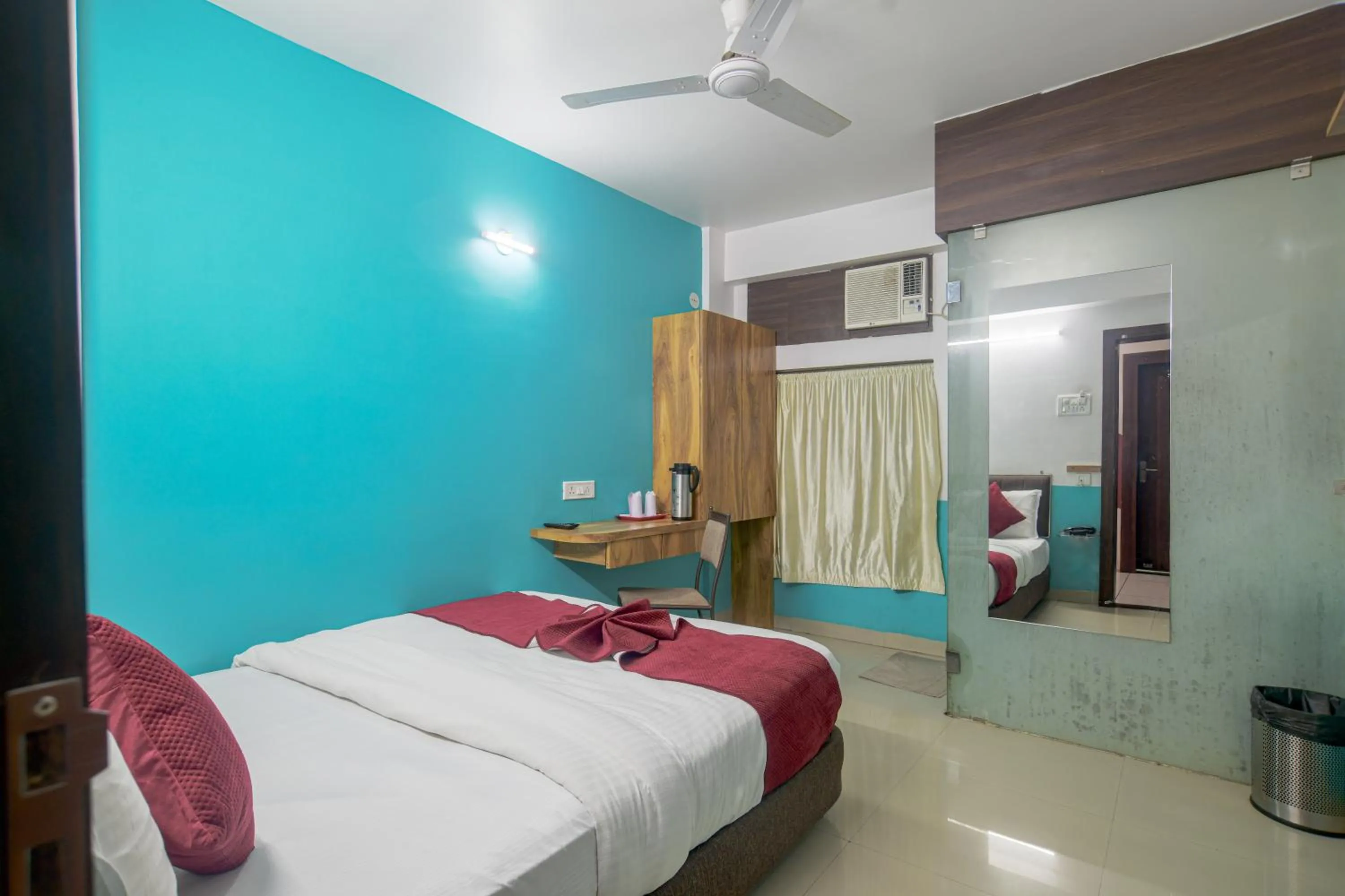 Bed in Hotel Satyug Inn