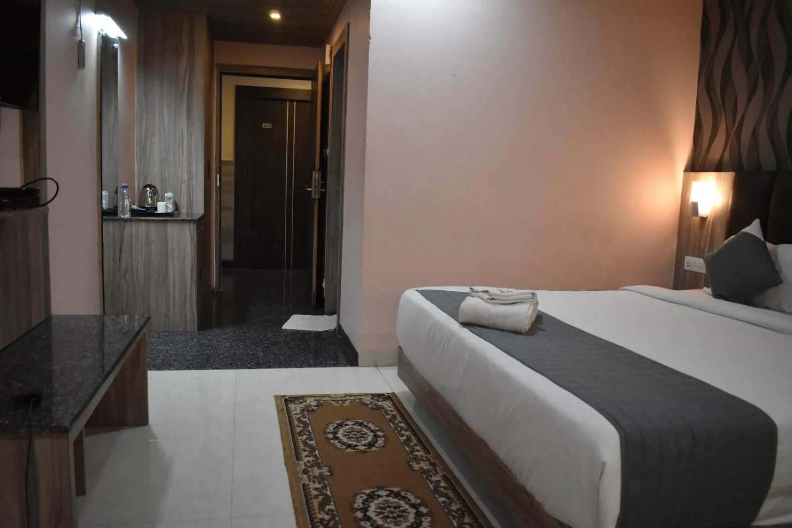 Bedroom, Bed in Hotel Vip Square