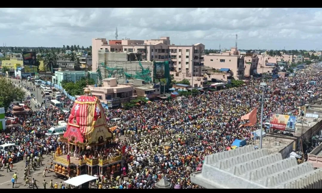 Facade/entrance in Hotel Vip Square