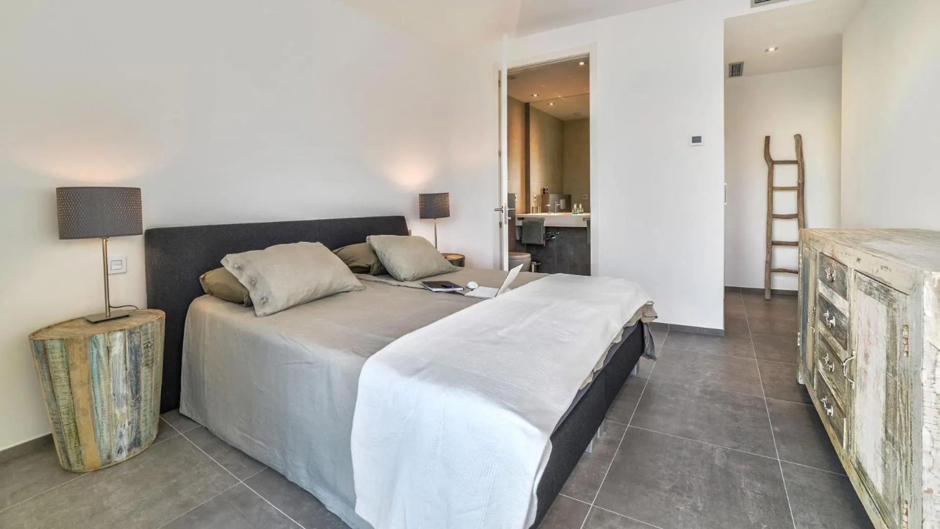 Bed in Graham Holiday Rentals - Moraira Breeze