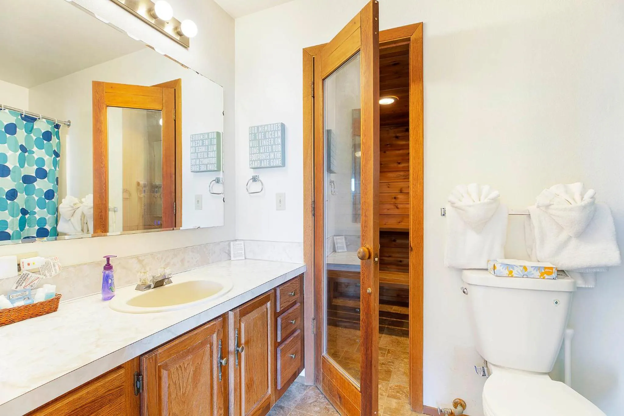 Bathroom in Hi-Tide Resort