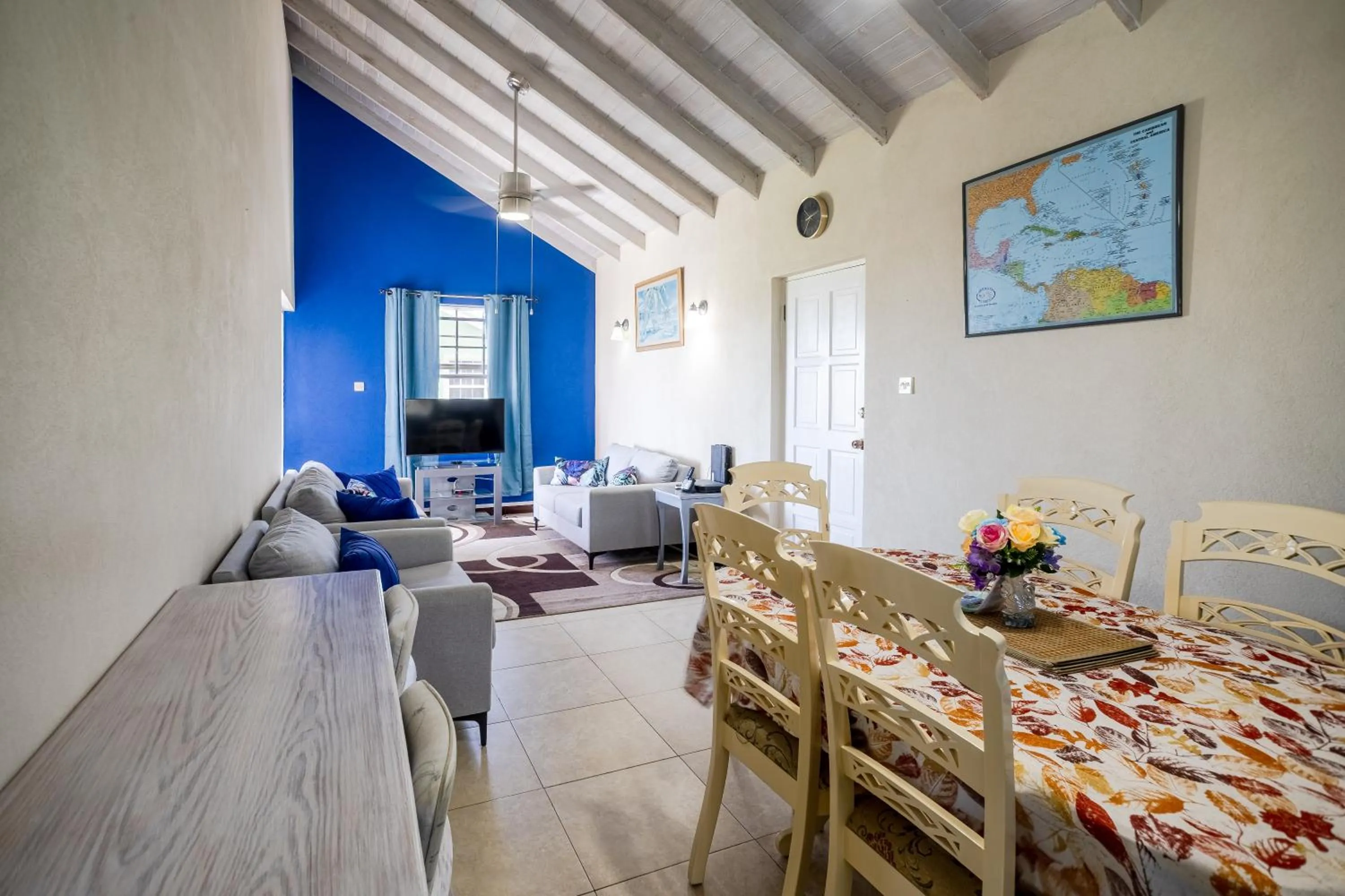 Dining area in Best E Villas Providence Ch Ch