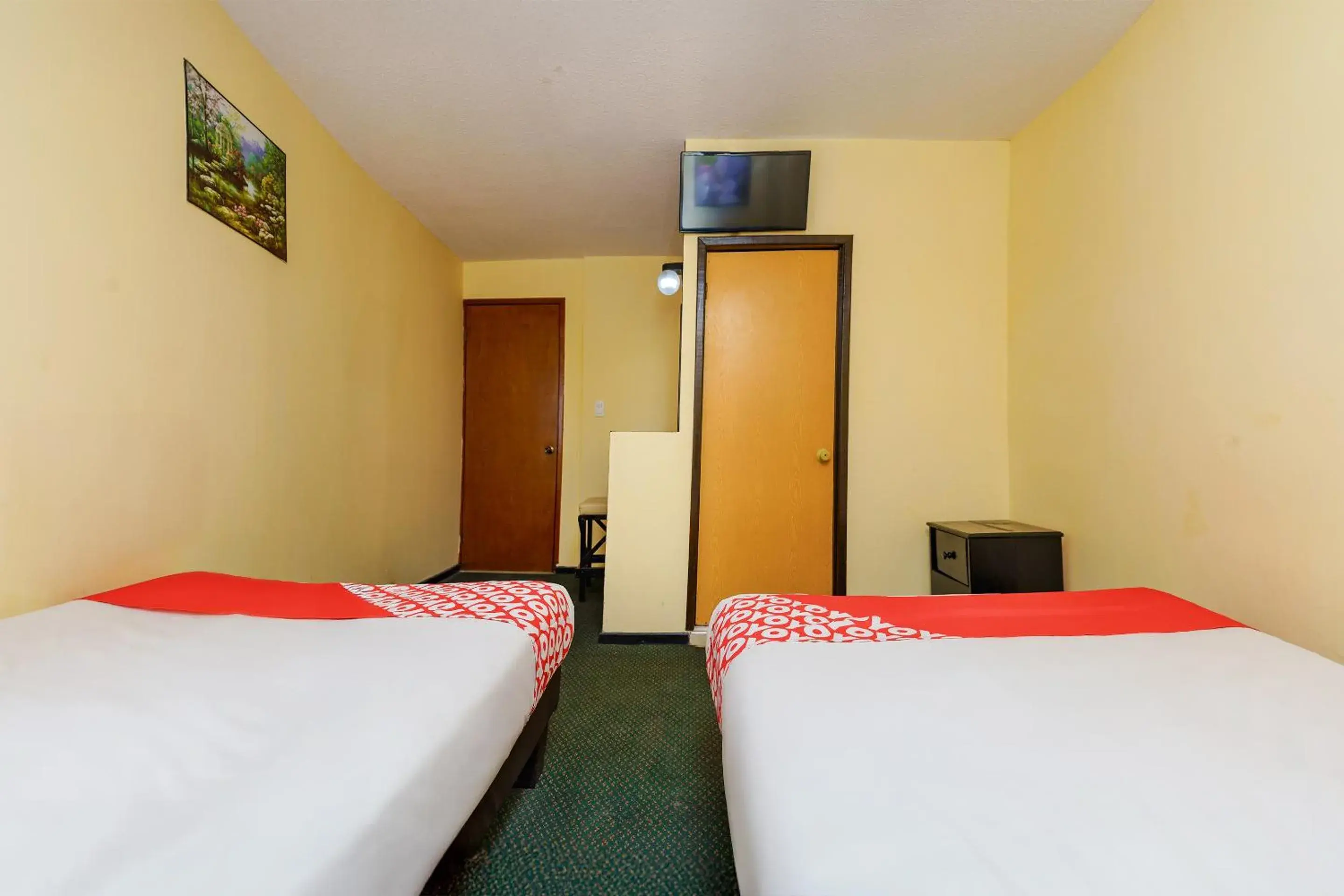 Bedroom, Bed in OYO Hotel Bugambilia, San Luis Potosí Bedroom, Bed in OYO Hotel Bugambilia, San Luis Potosí