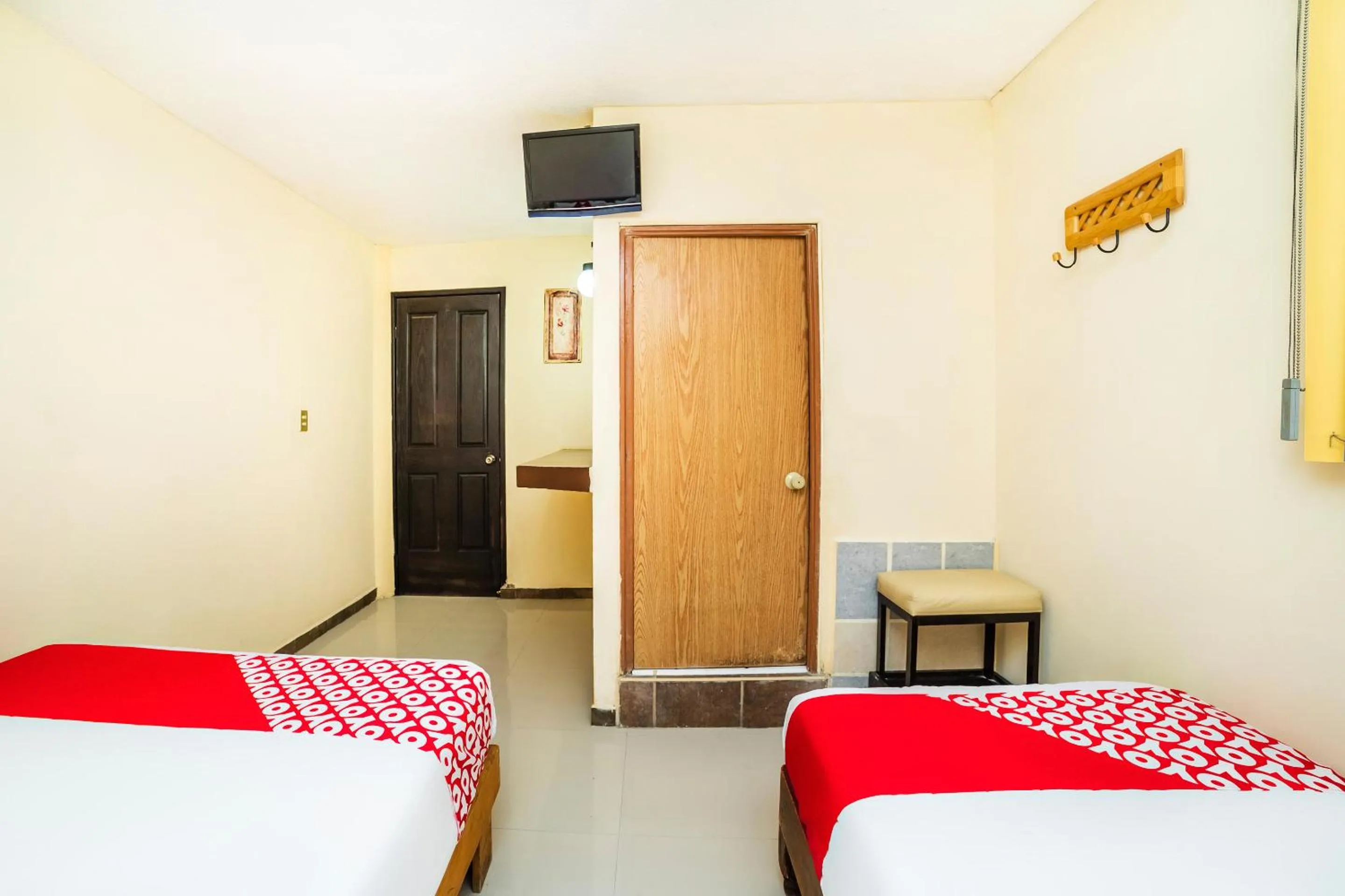 Bedroom, Bed in OYO Hotel Bugambilia, San Luis Potosí