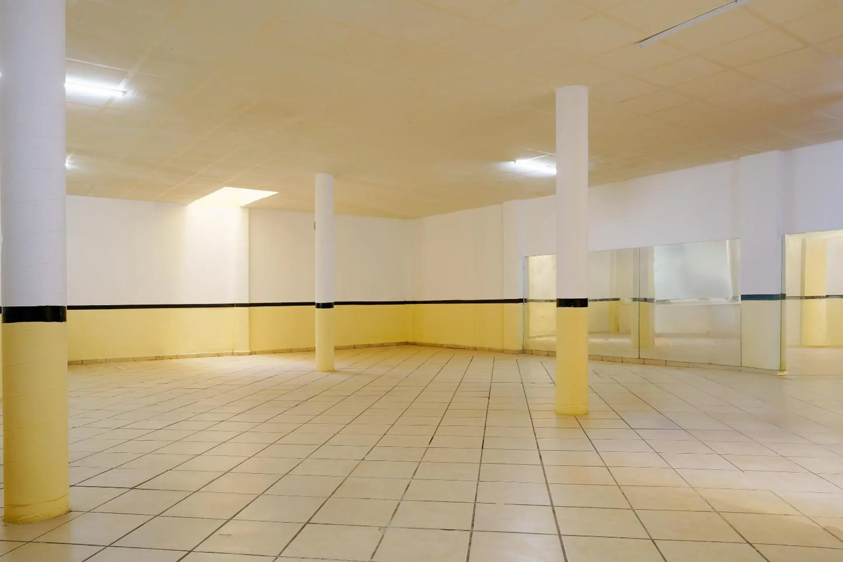 Parking in OYO Hotel Bugambilia, San Luis Potosí Parking in OYO Hotel Bugambilia, San Luis Potosí