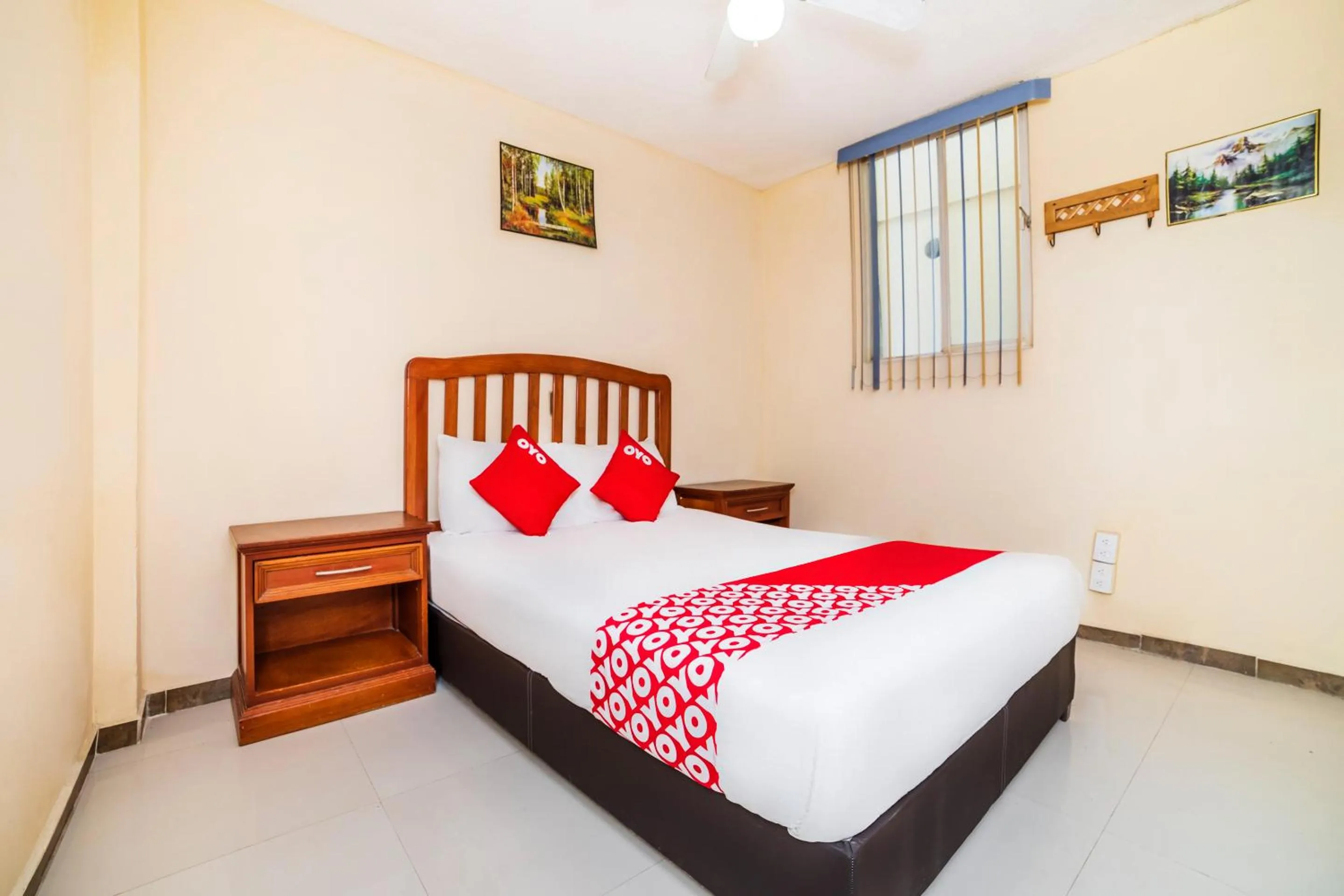 Bedroom, Bed in OYO Hotel Bugambilia, San Luis Potosí