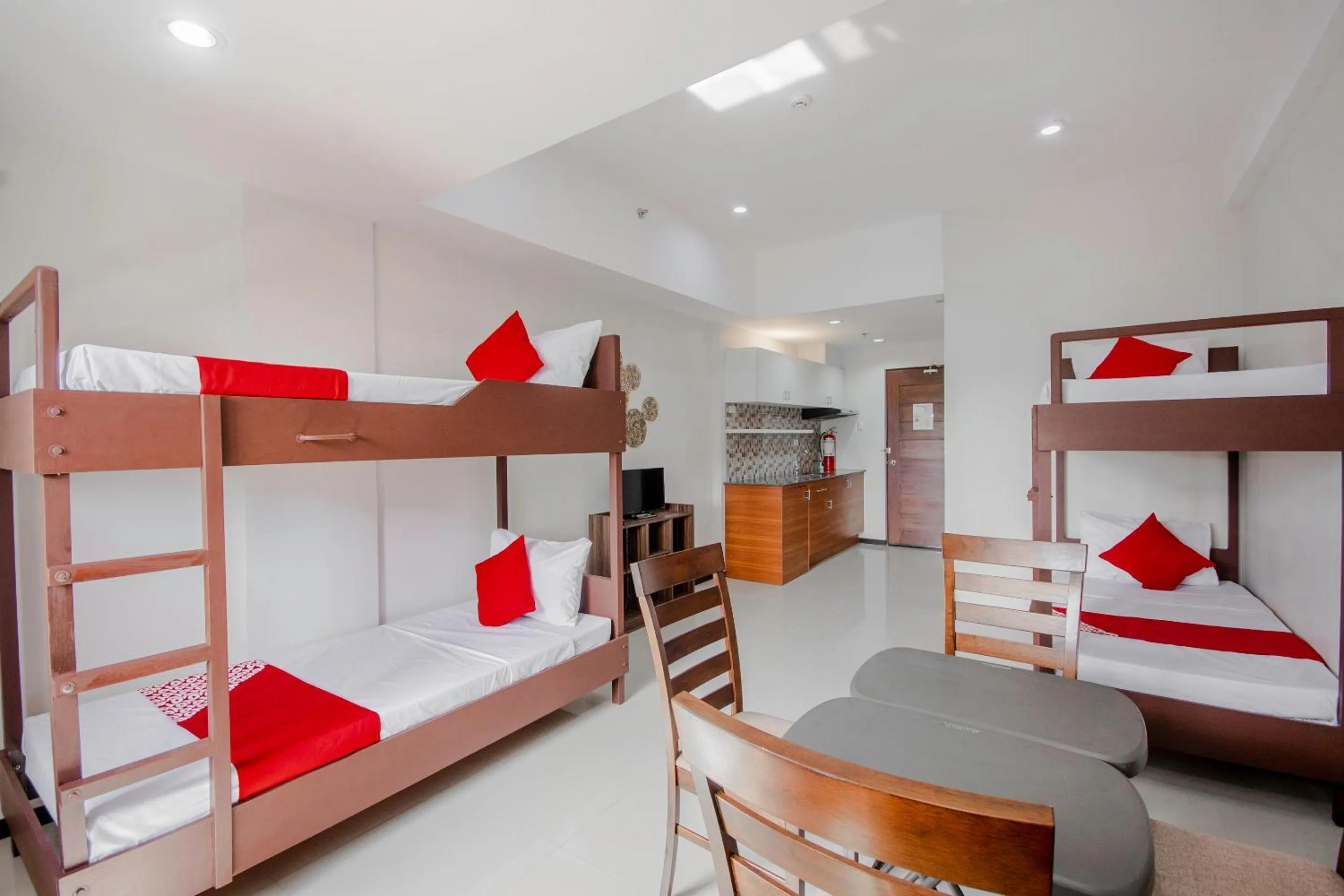Bedroom, Bed in Cornerstone Manor Inn