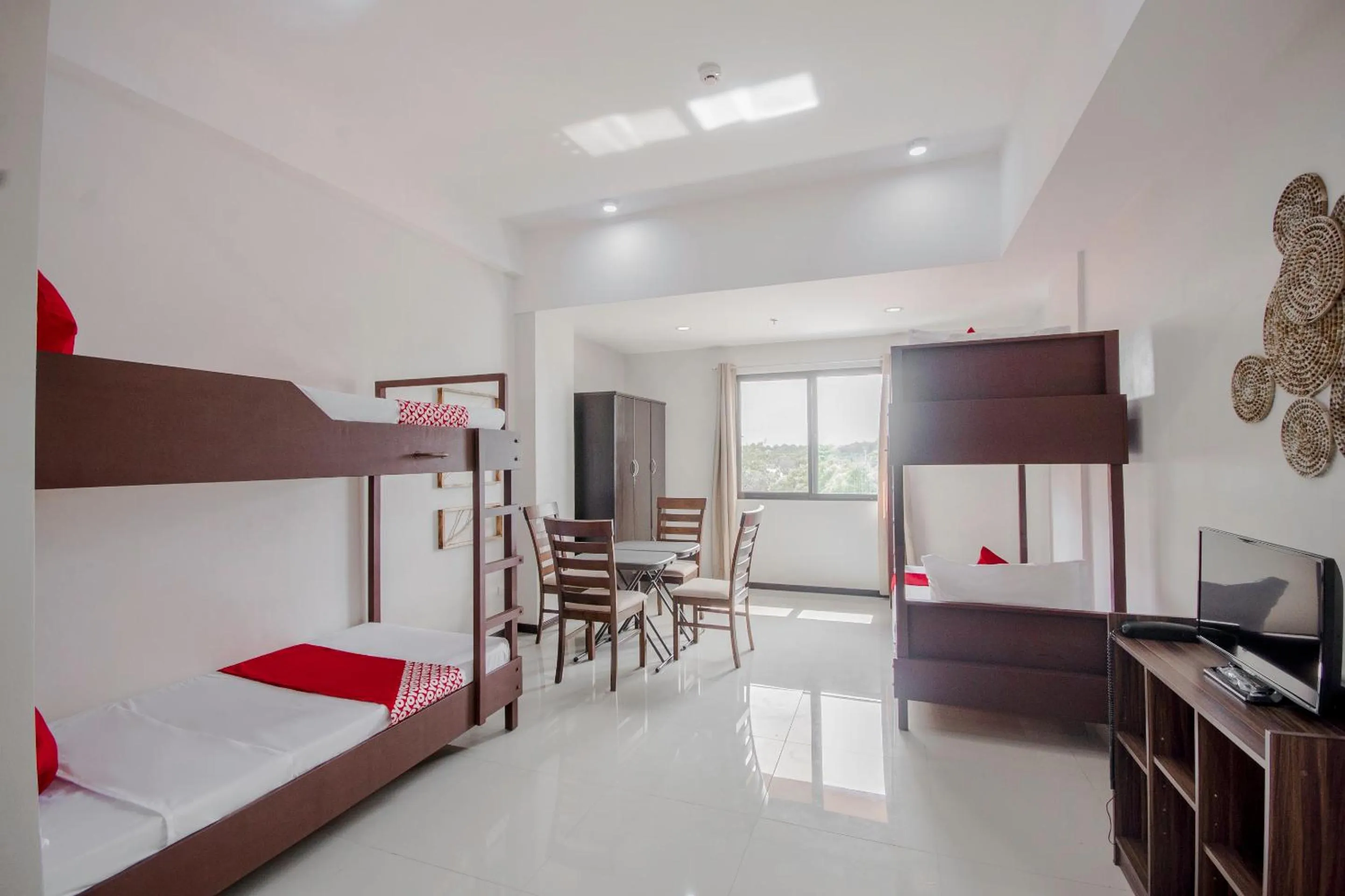Bedroom, Bed in Cornerstone Manor Inn