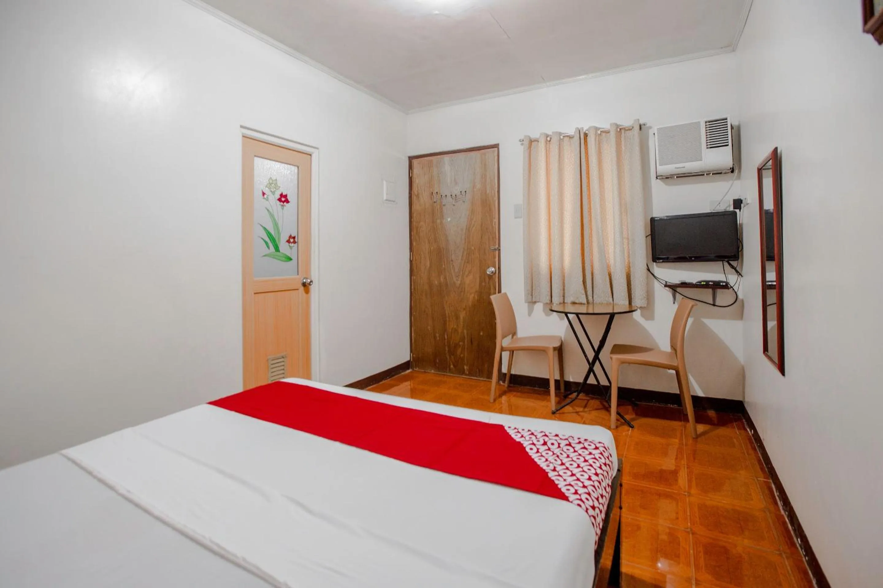 Bedroom, Bed in OYO 741 Sierra Travellers Inn