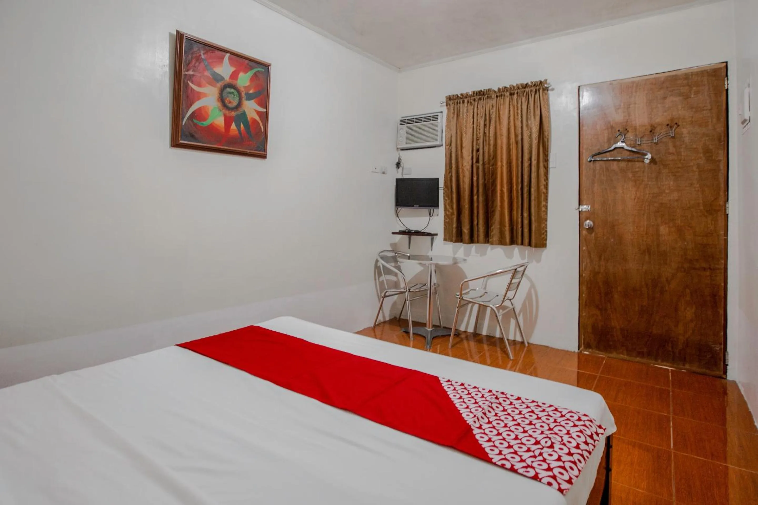 Bedroom, Bed in OYO 741 Sierra Travellers Inn