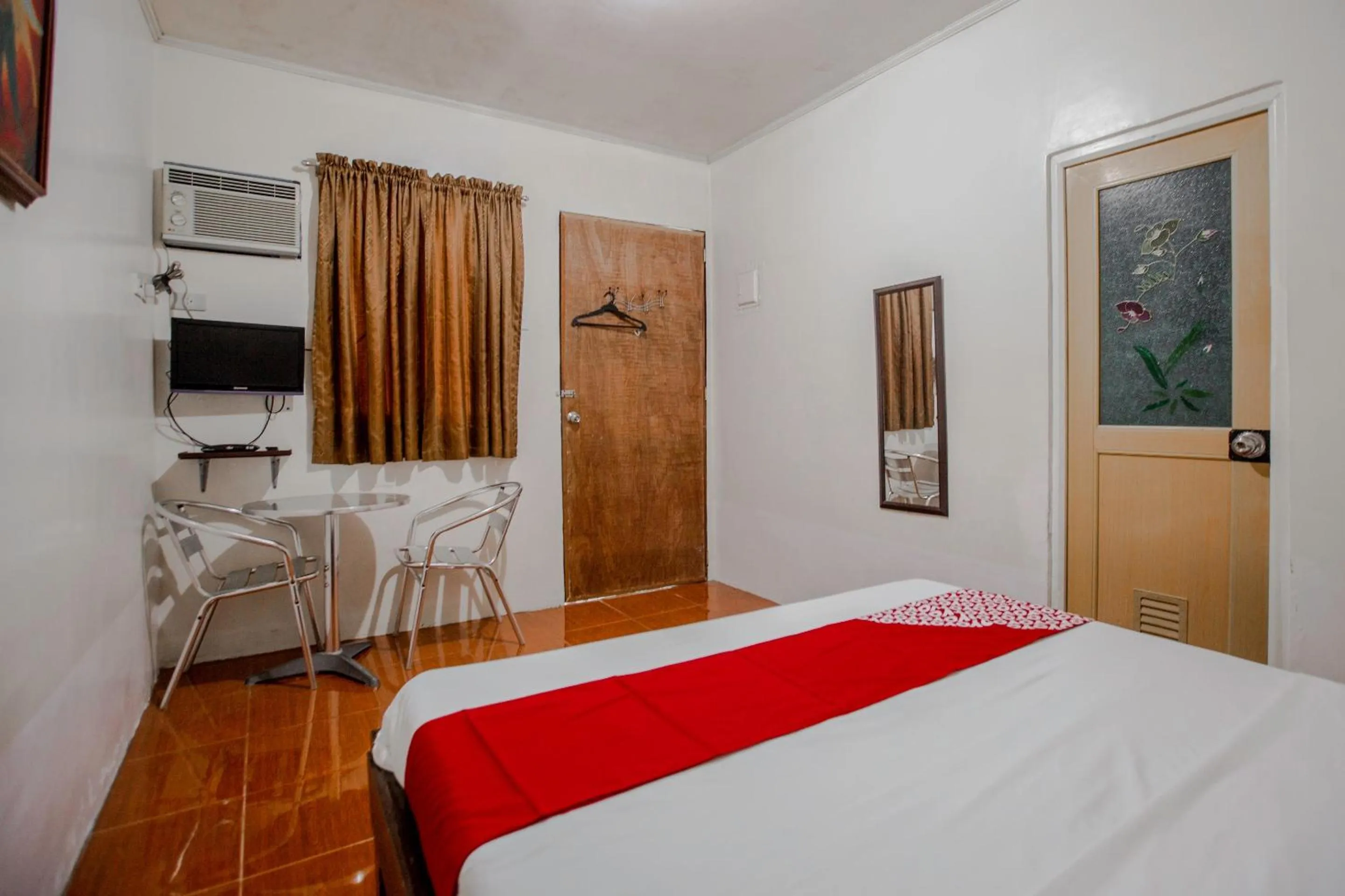 Bedroom, Bed in OYO 741 Sierra Travellers Inn