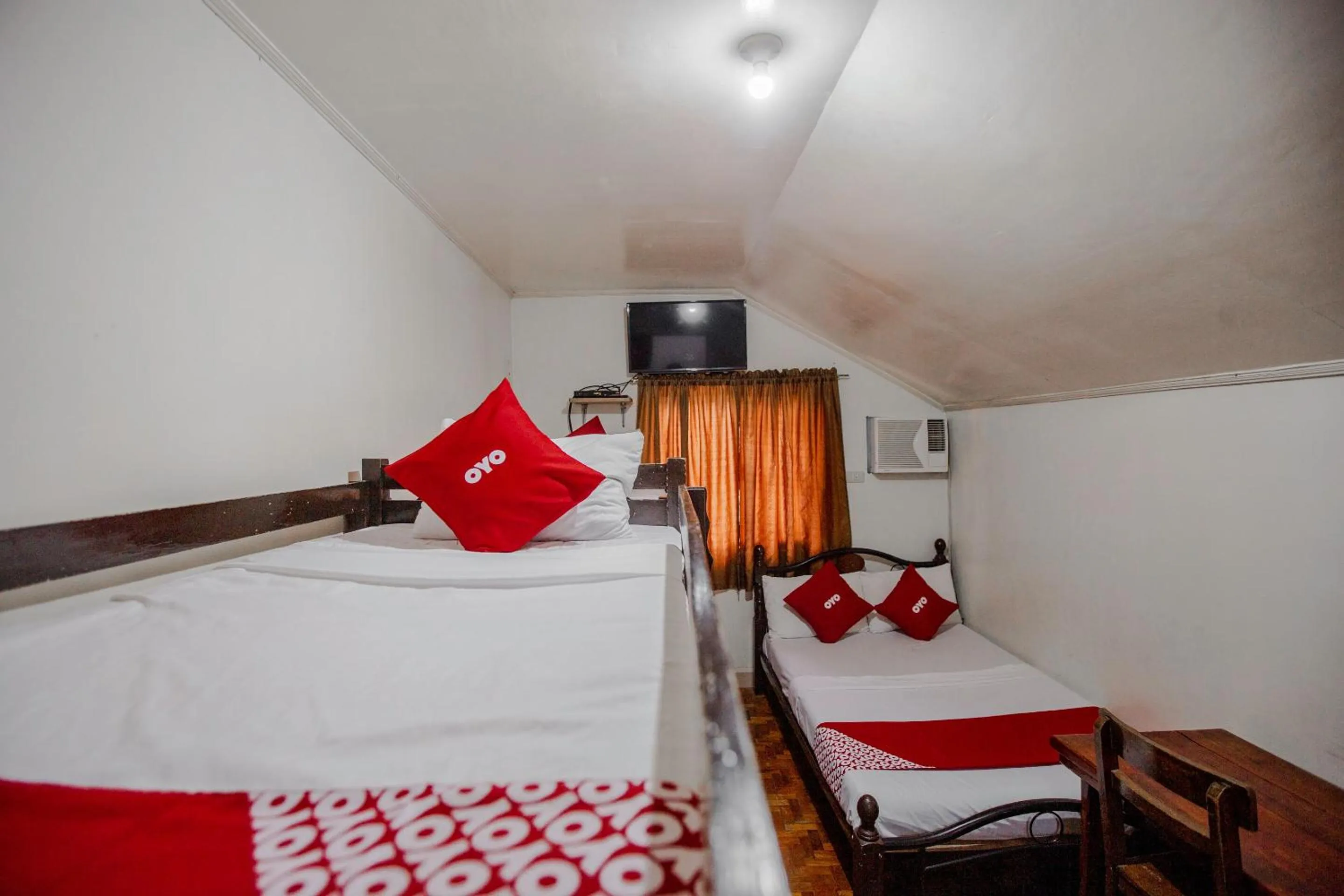 Bedroom, Bed in OYO 741 Sierra Travellers Inn