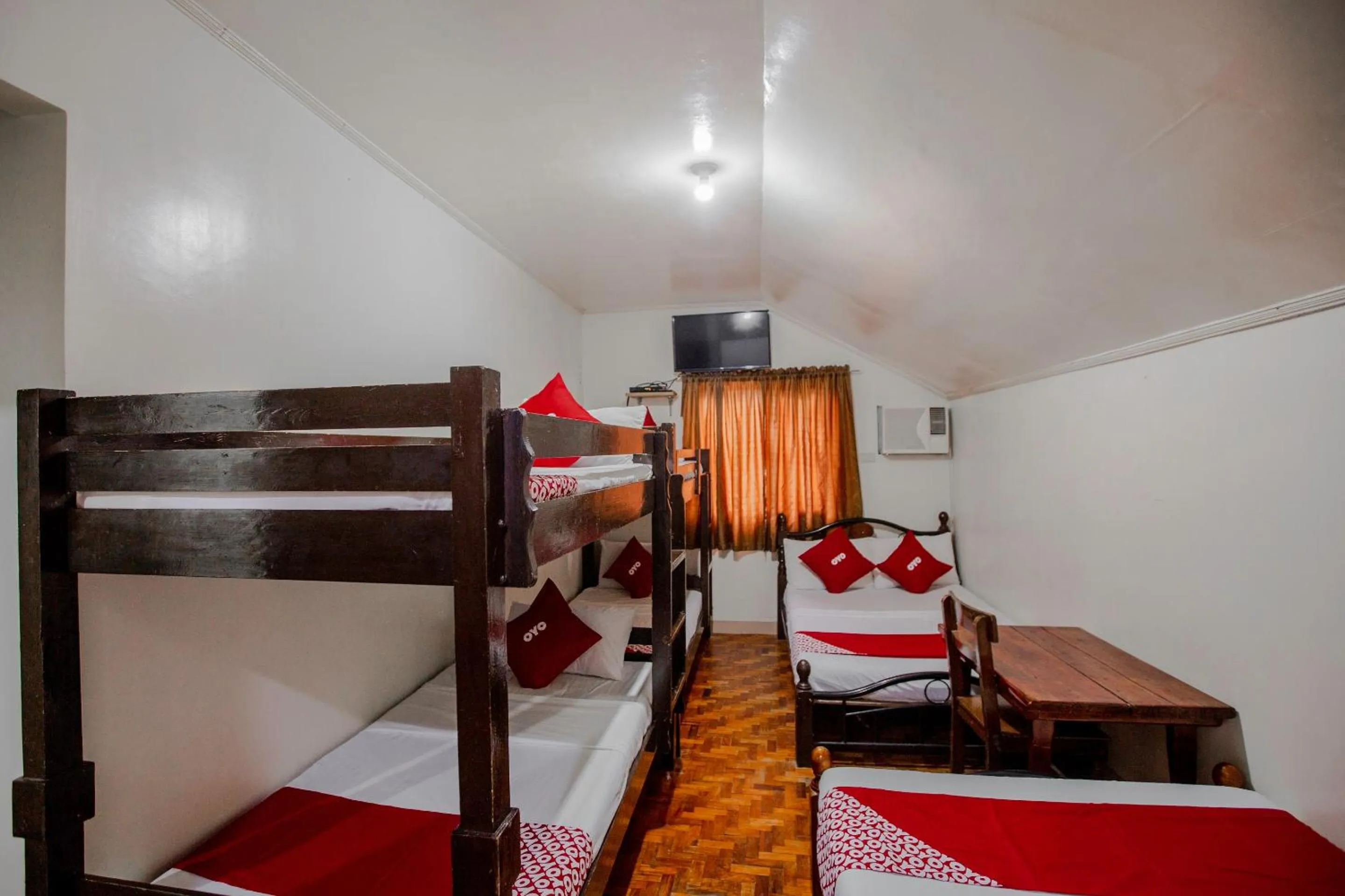 Bedroom, Bed in OYO 741 Sierra Travellers Inn