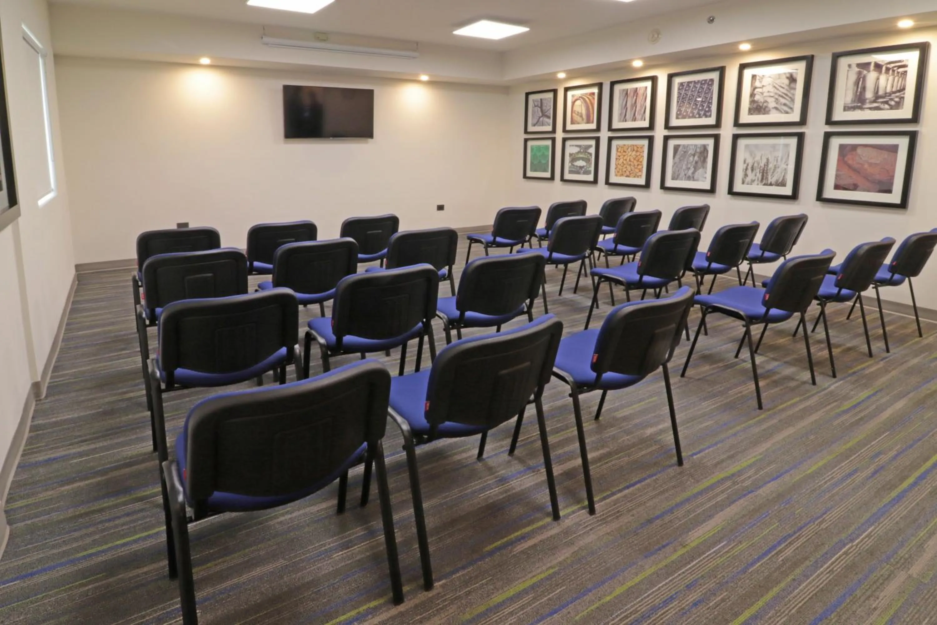 Meeting/conference room in Holiday Inn Express Piedras Negras by IHG