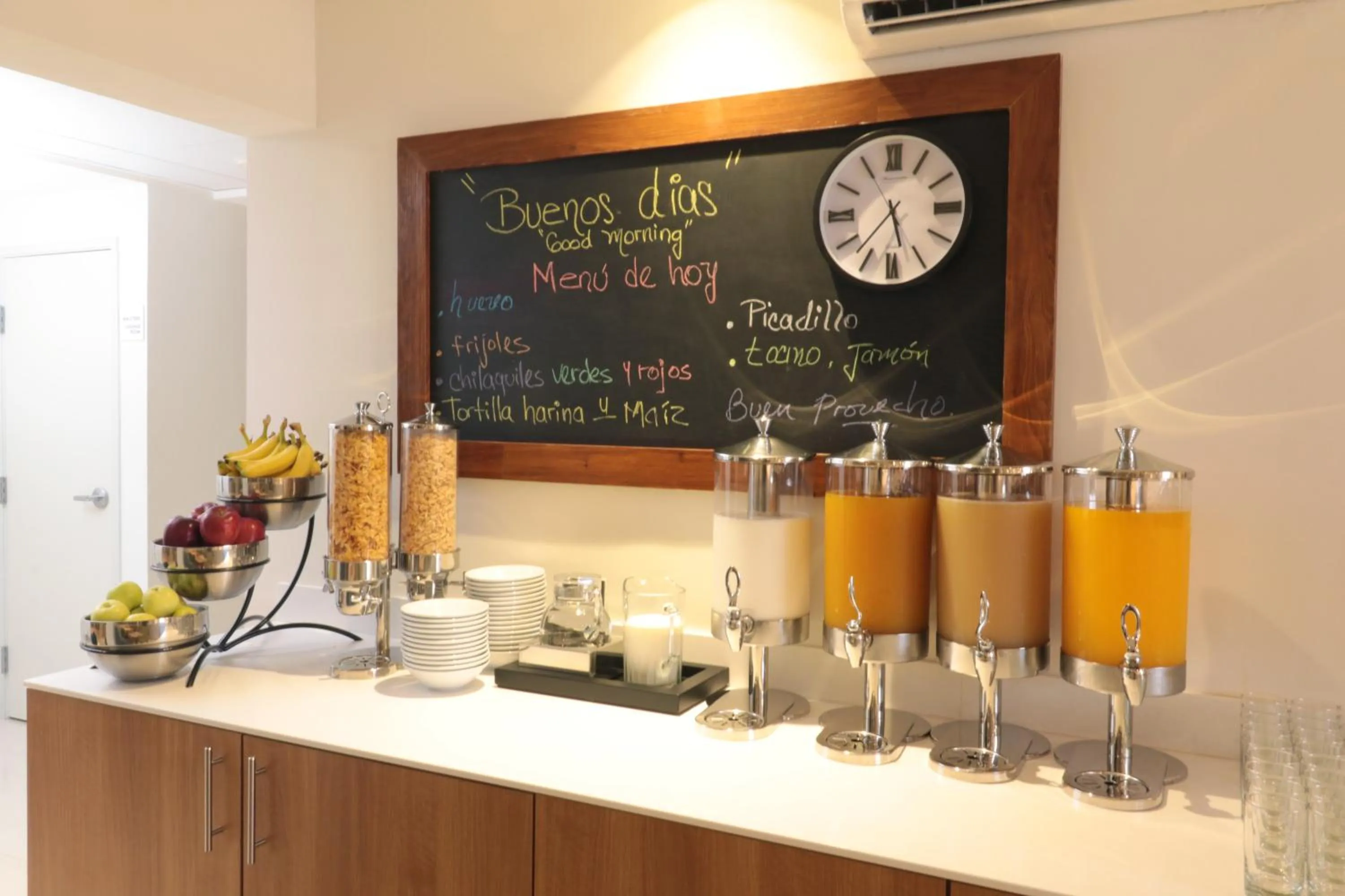 Breakfast in Holiday Inn Express Piedras Negras by IHG