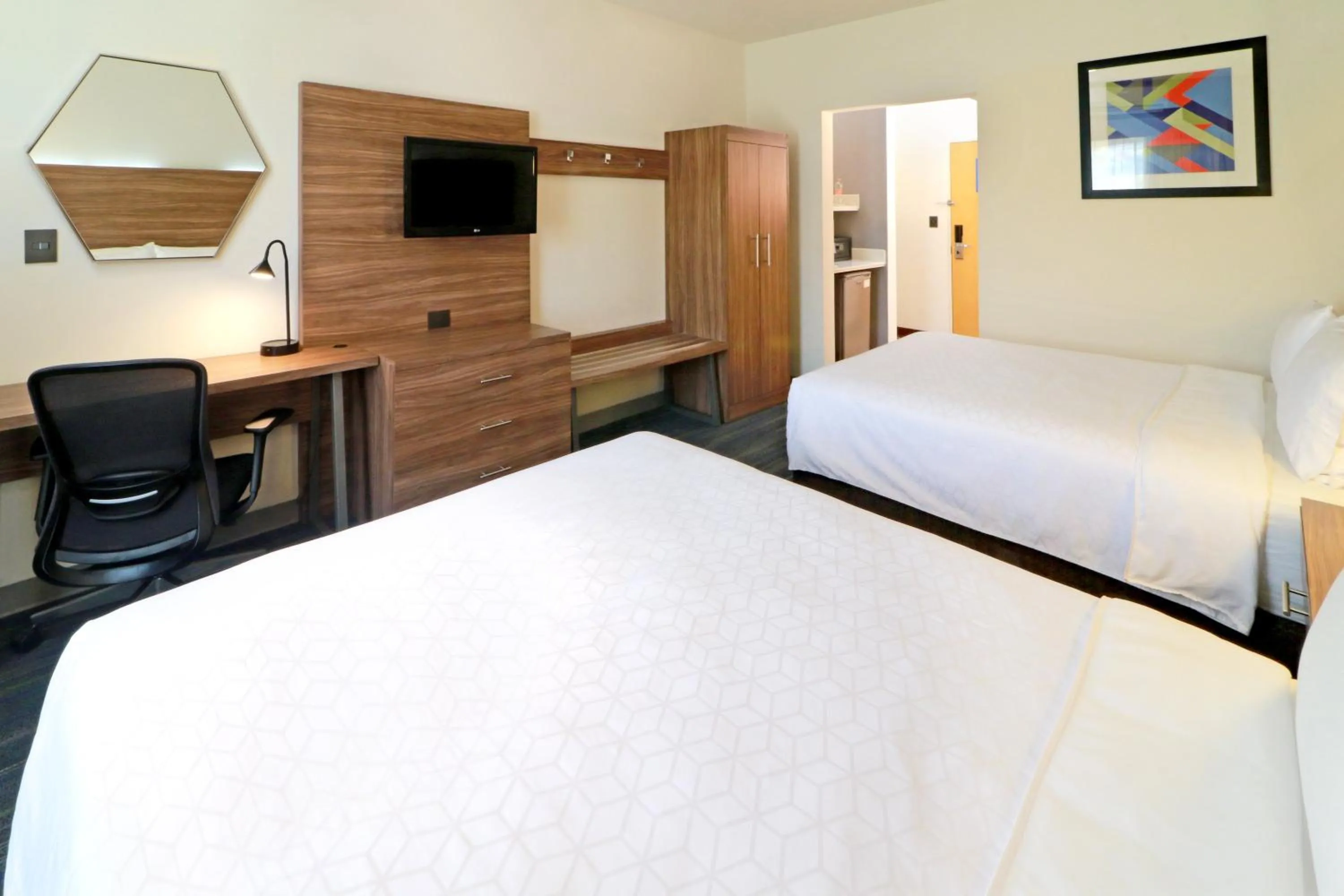 Photo of the whole room, Bed in Holiday Inn Express Piedras Negras by IHG