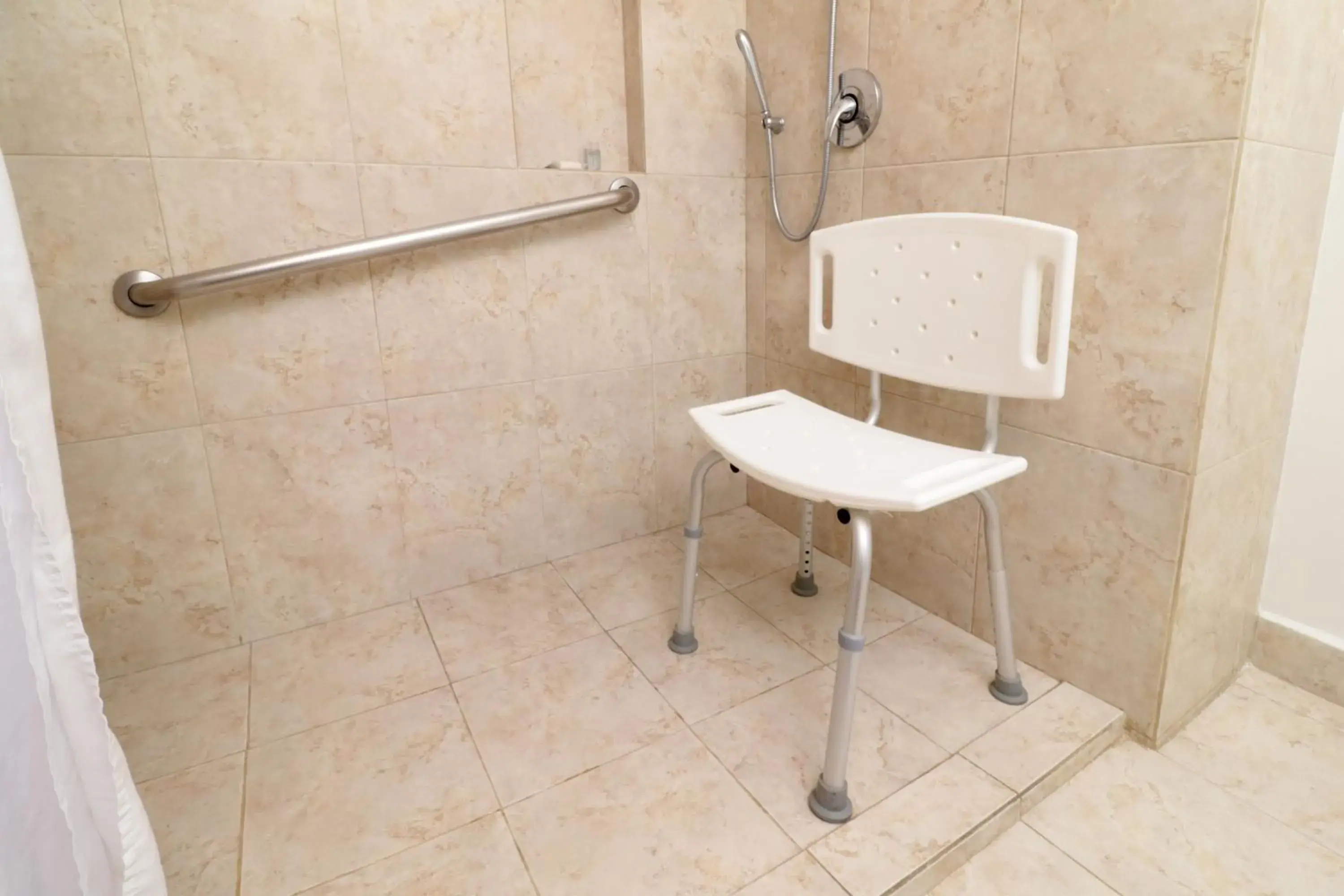 Bathroom in Holiday Inn Express Piedras Negras by IHG Bathroom in Holiday Inn Express Piedras Negras by IHG